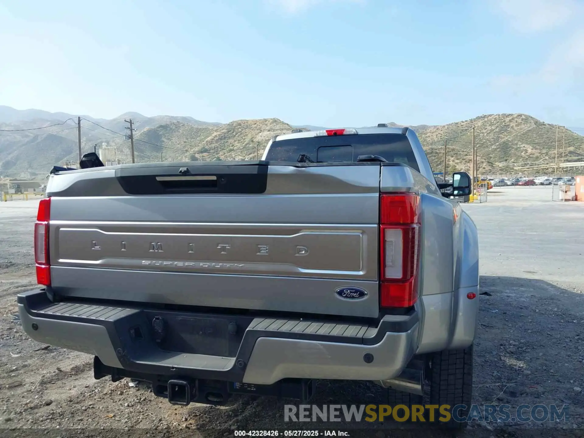15 fotografías del automóvil dañado 1FT8W4DT6NEF57843 FORD F-450 2022