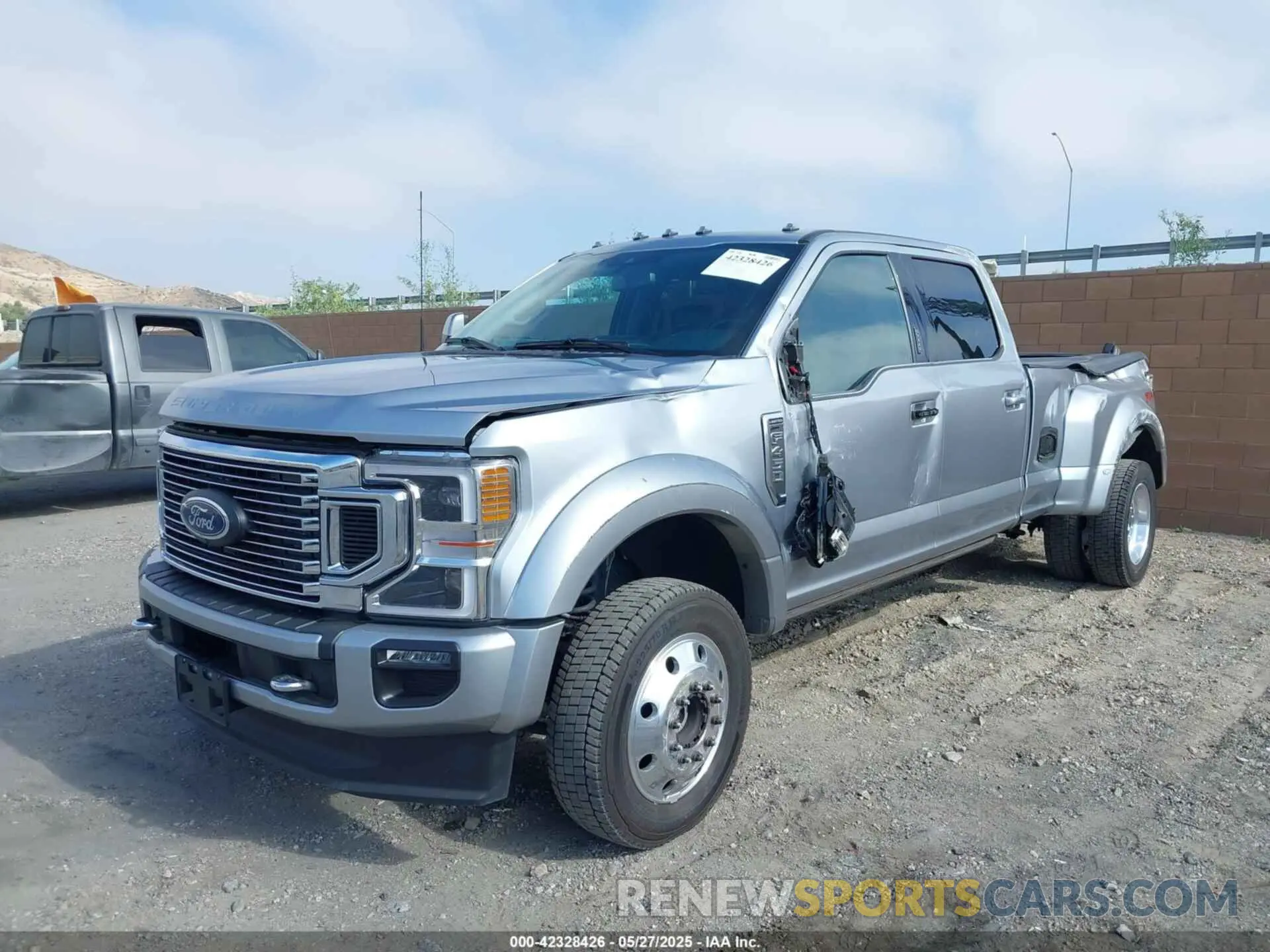 2 fotografías del automóvil dañado 1FT8W4DT6NEF57843 FORD F-450 2022