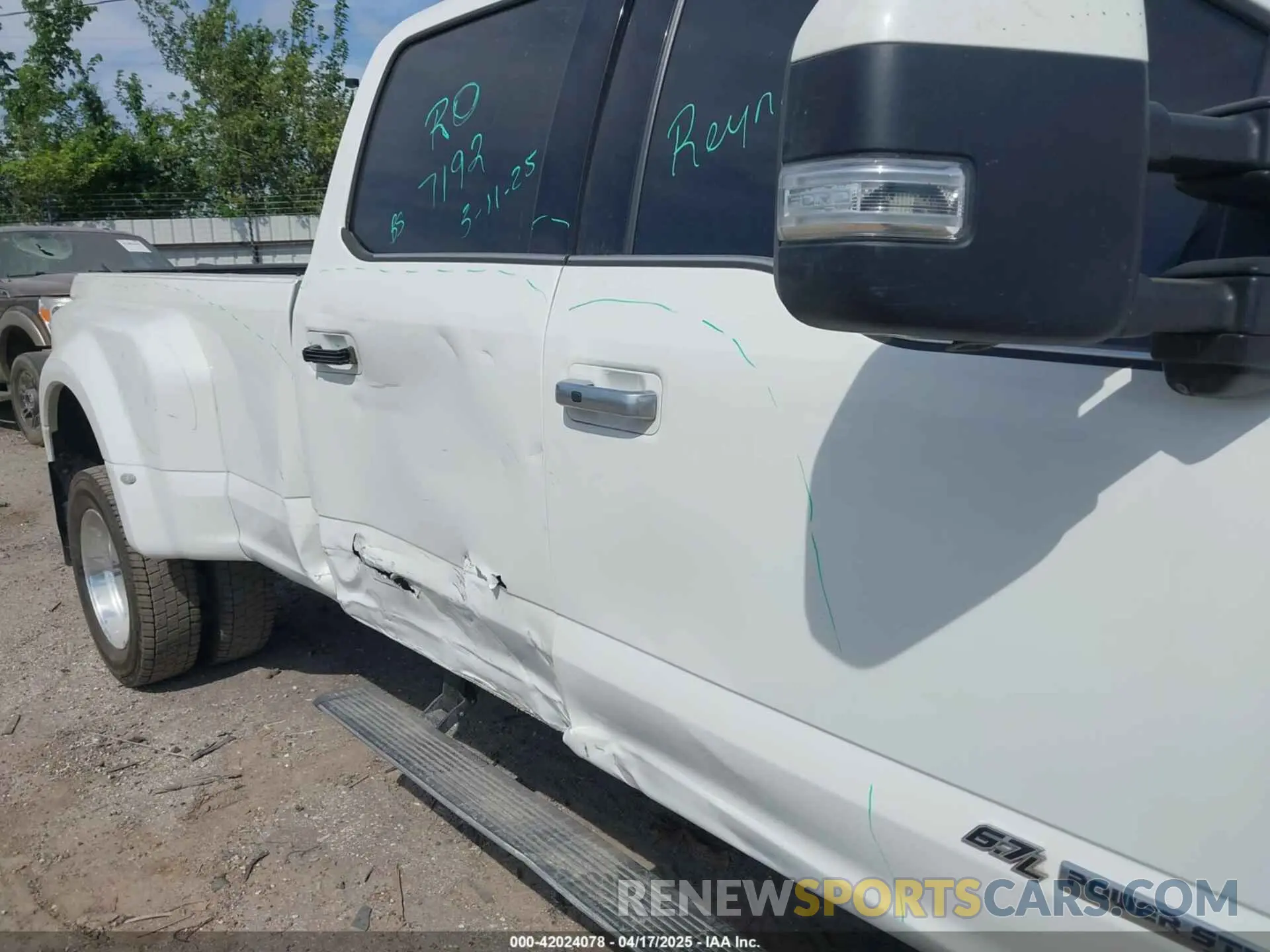 11 fotografías del automóvil dañado 1FT8W4DT8NED31741 FORD F-450 2022