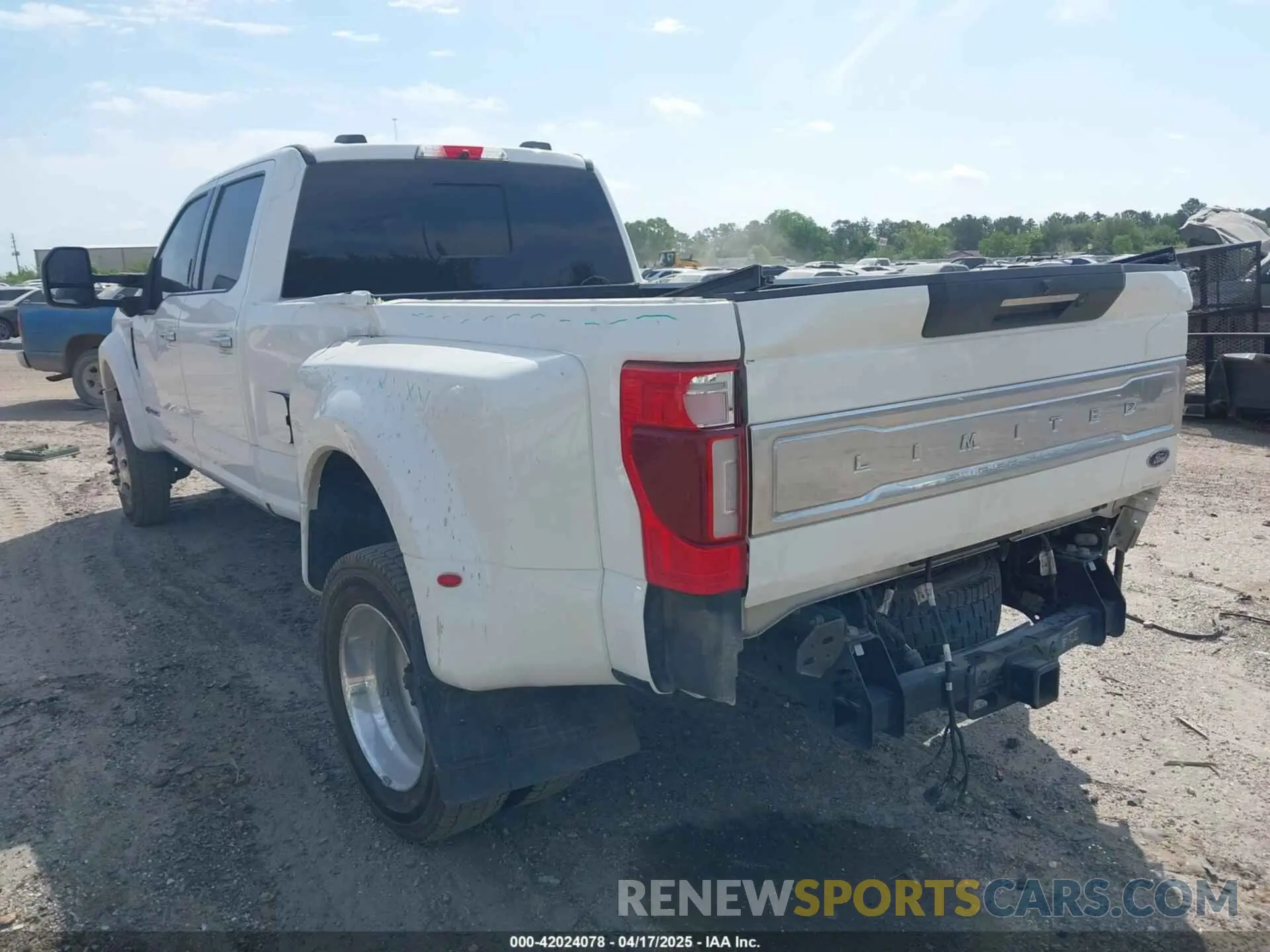 3 fotografías del automóvil dañado 1FT8W4DT8NED31741 FORD F-450 2022