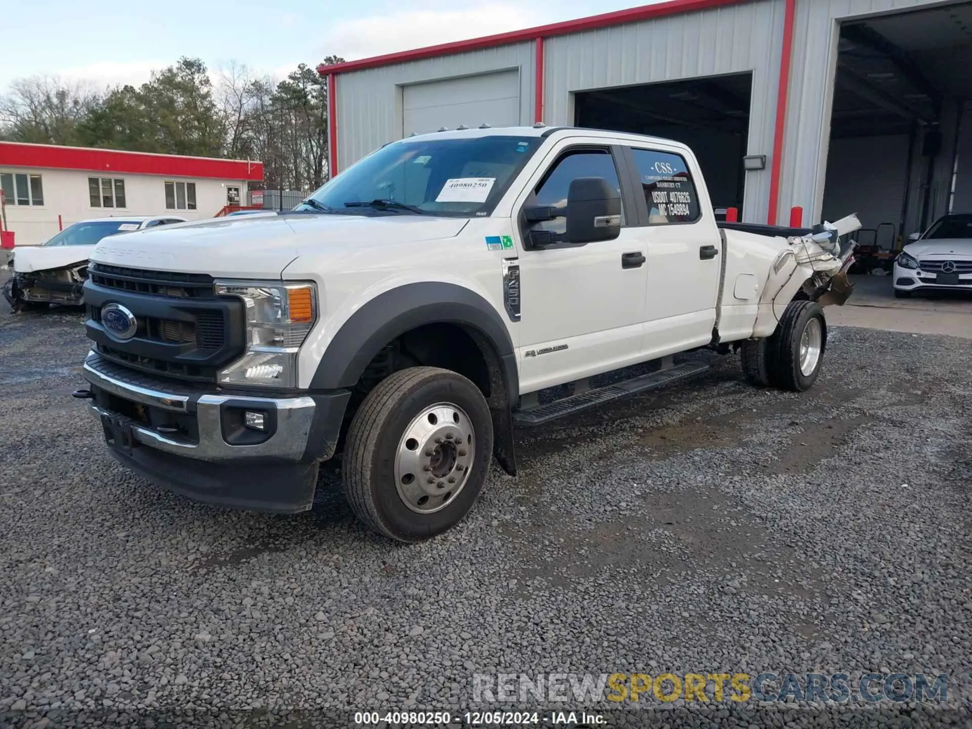 2 fotografías del automóvil dañado 1FT8W4DT9NEF18342 FORD F-450 2022
