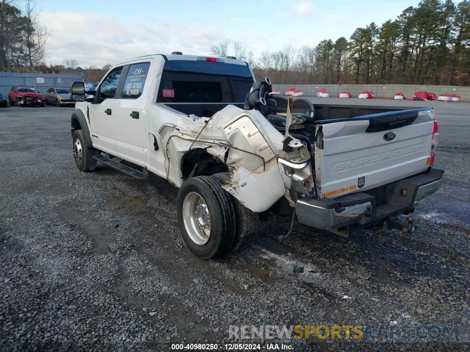 3 fotografías del automóvil dañado 1FT8W4DT9NEF18342 FORD F-450 2022