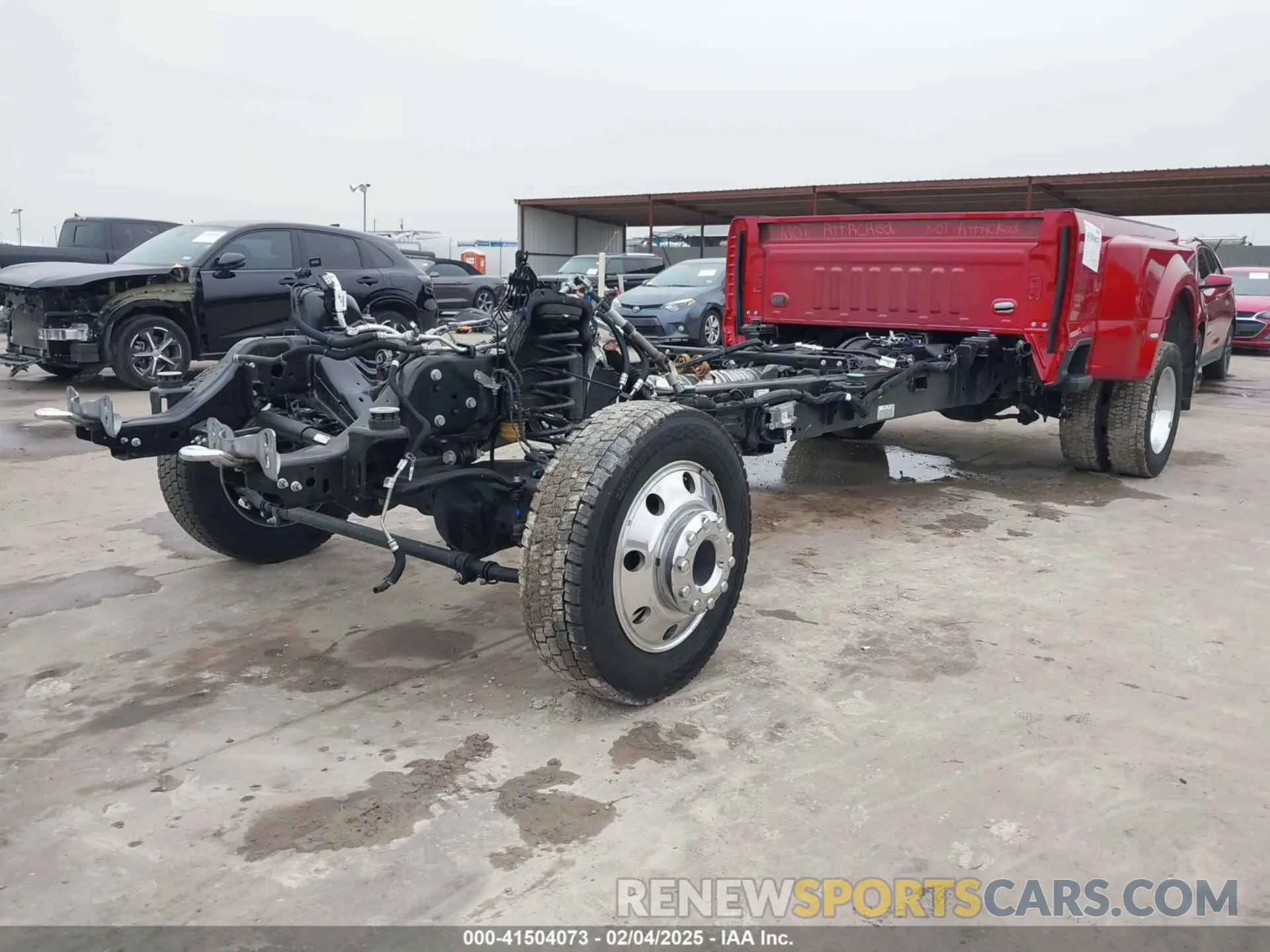2 fotografías del automóvil dañado 1FT8W4DM8PED87917 FORD F-450 2023