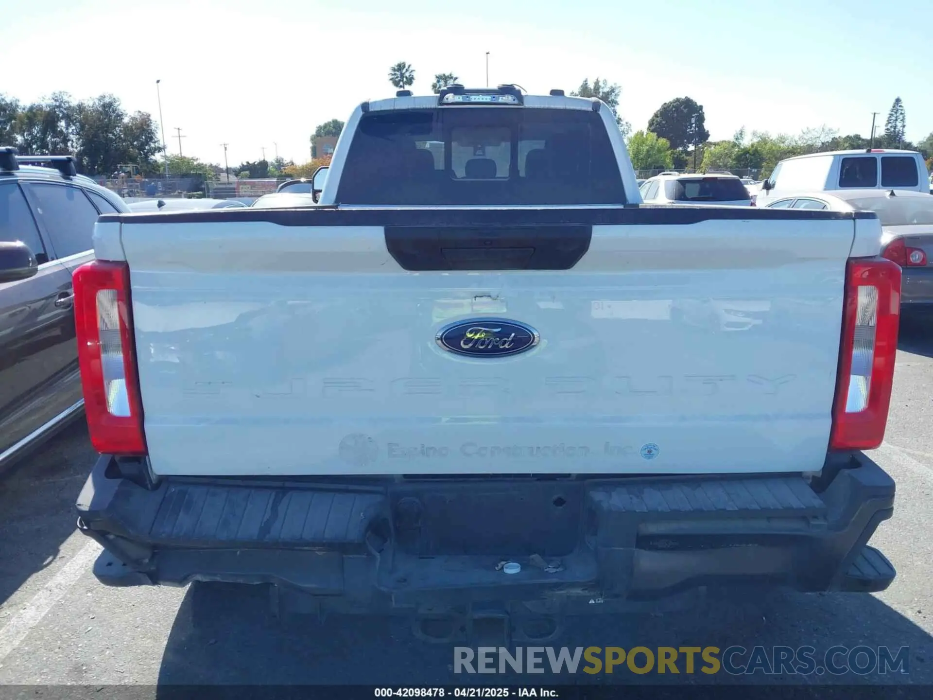 14 fotografías del automóvil dañado 1FT8W4DT9PEC25916 FORD F-450 2023
