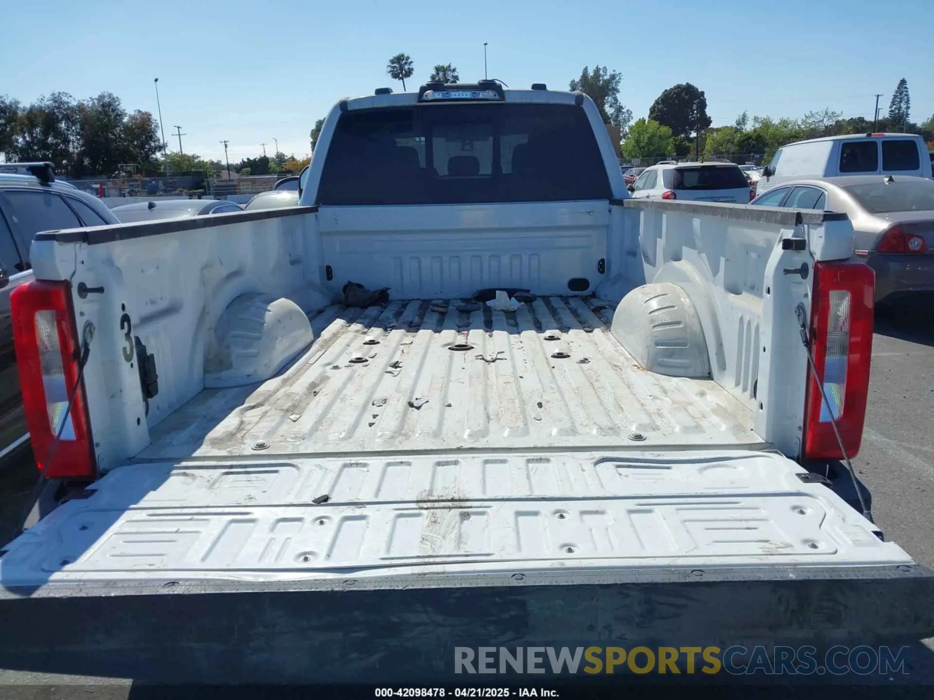 6 fotografías del automóvil dañado 1FT8W4DT9PEC25916 FORD F-450 2023