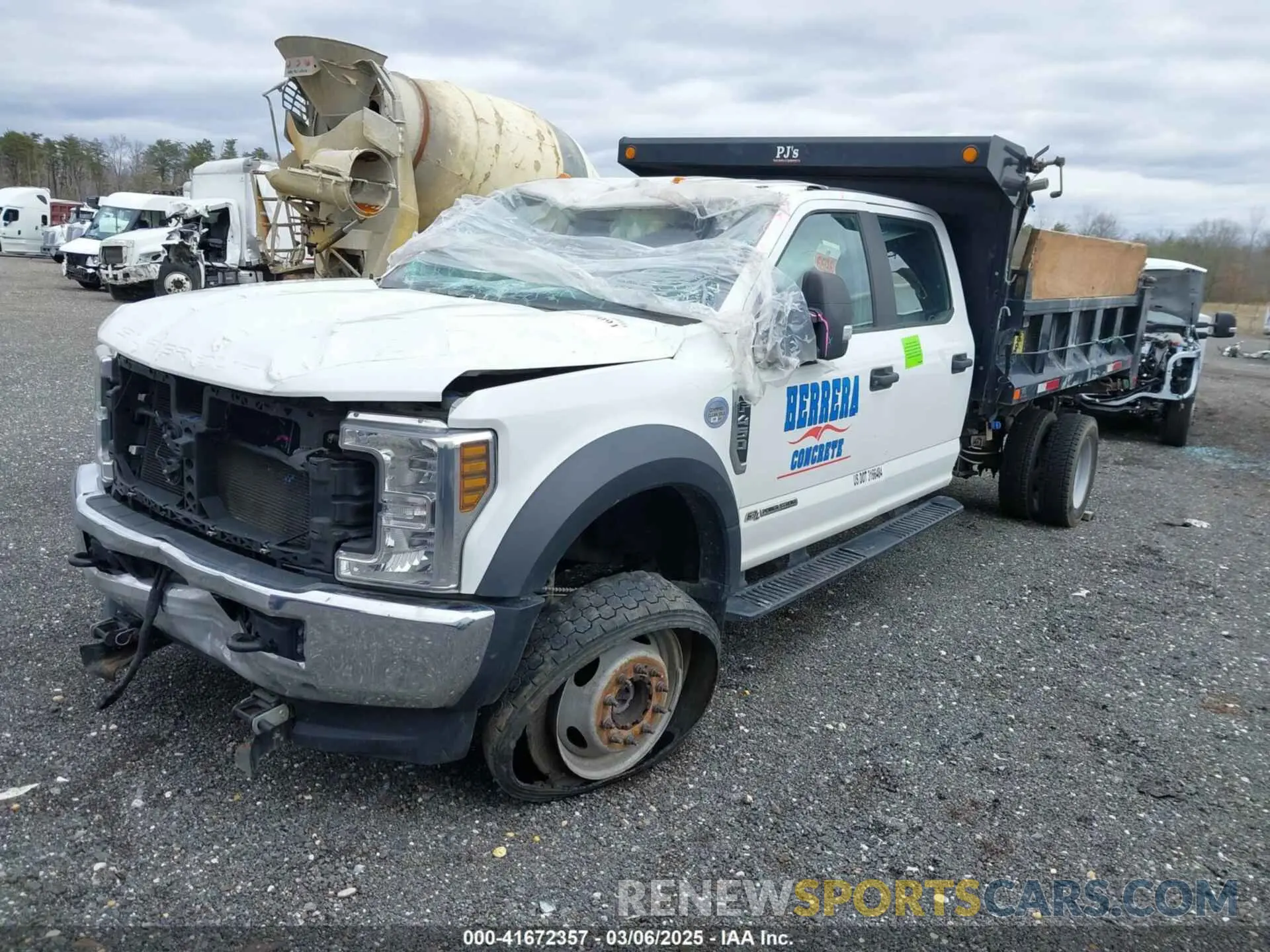 2 fotografías del automóvil dañado 1FD9W4HT0KEF85725 FORD F-450 CHASSIS 2019