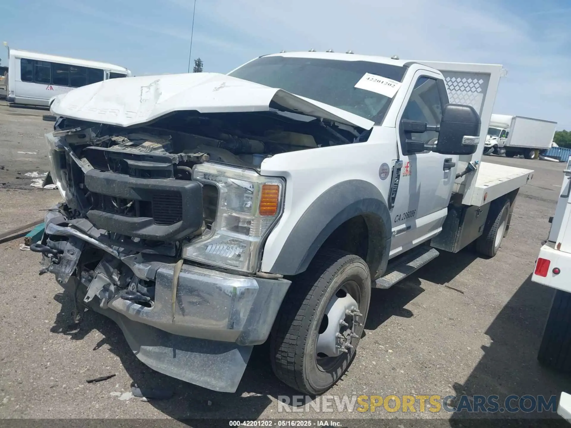 2 fotografías del automóvil dañado 1FDUF4HT7LDA04786 FORD F-450 CHASSIS 2020