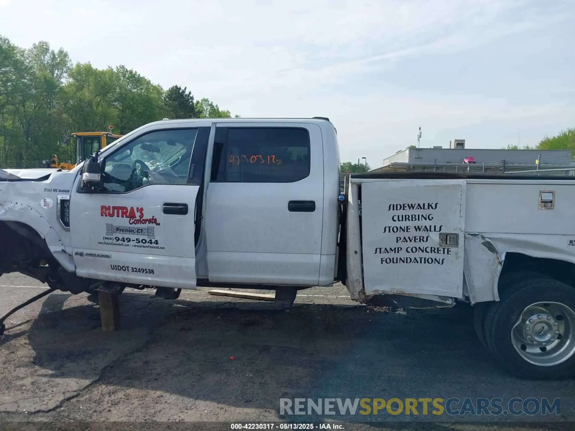 14 fotografías del automóvil dañado 1FD0W4HT0NED09316 FORD F-450 CHASSIS 2022