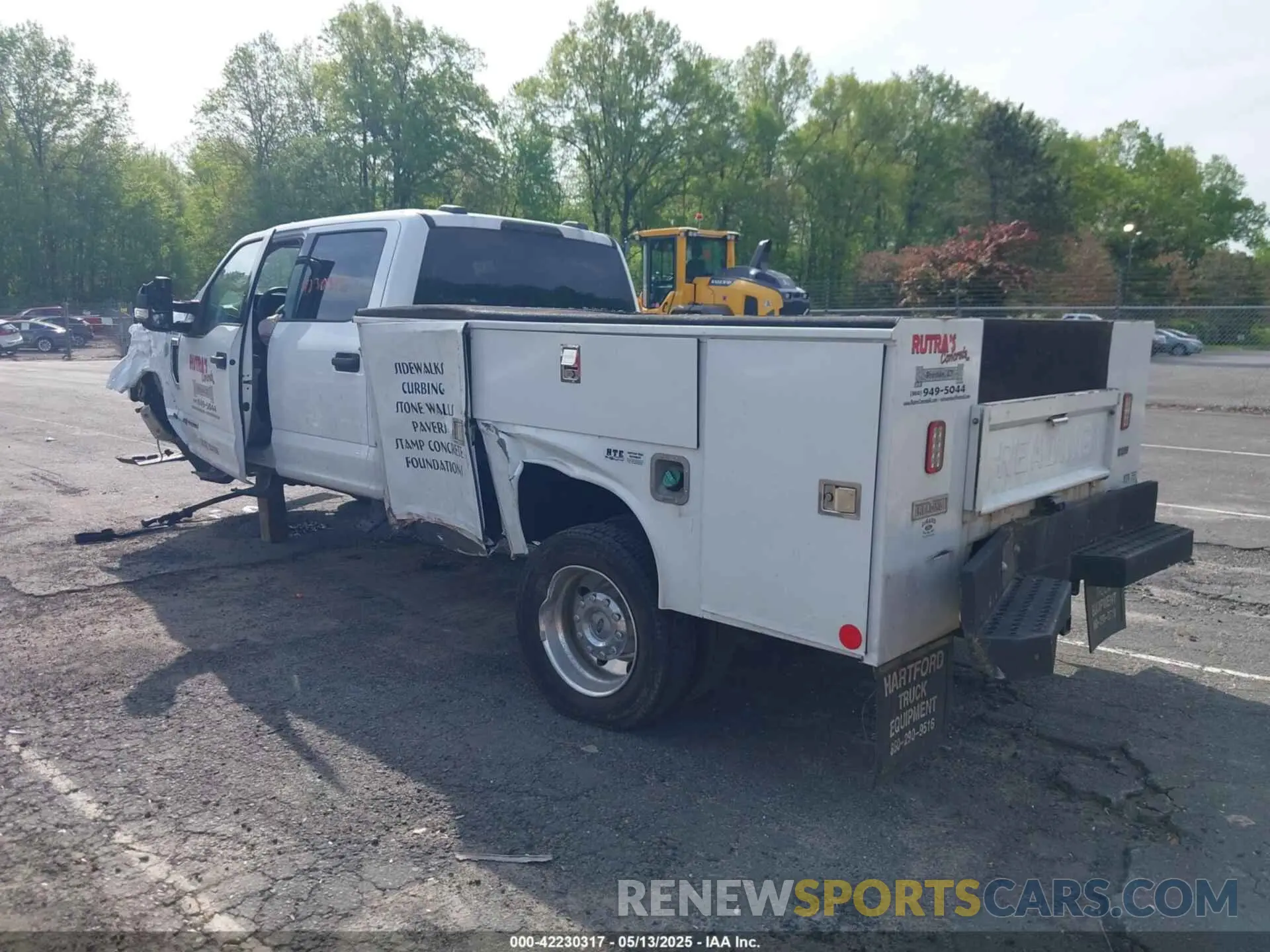 3 fotografías del automóvil dañado 1FD0W4HT0NED09316 FORD F-450 CHASSIS 2022