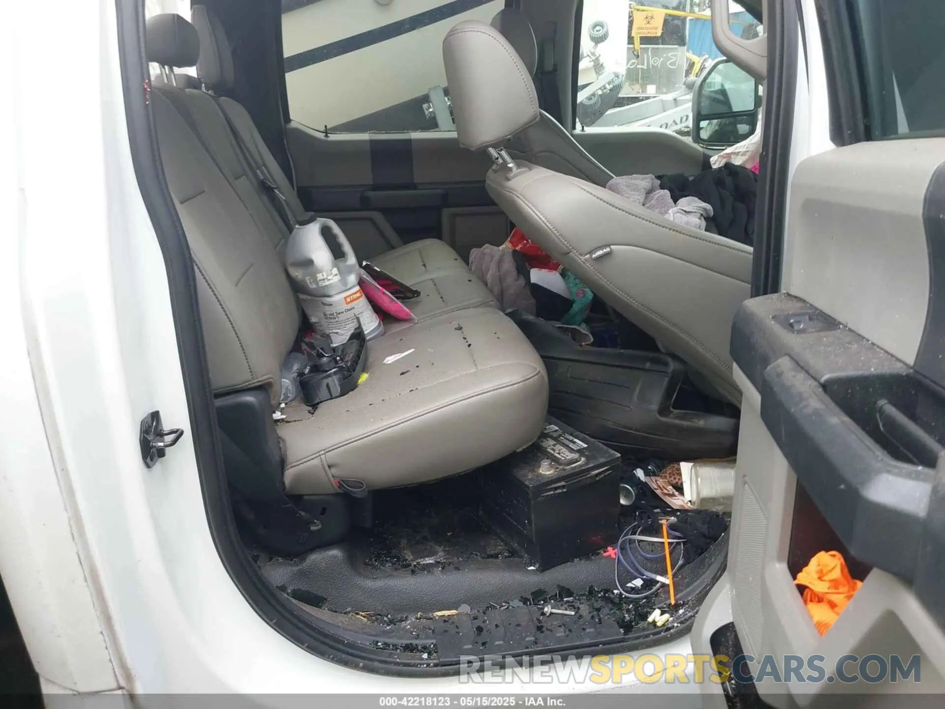 8 fotografías del automóvil dañado 1FD9W4HT4NEC48298 FORD F-450 CHASSIS 2022