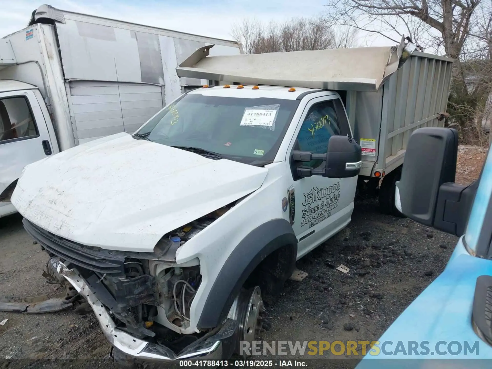 2 fotografías del automóvil dañado 1FDUF5HT3KEG87715 FORD F-550 CHASSIS 2019