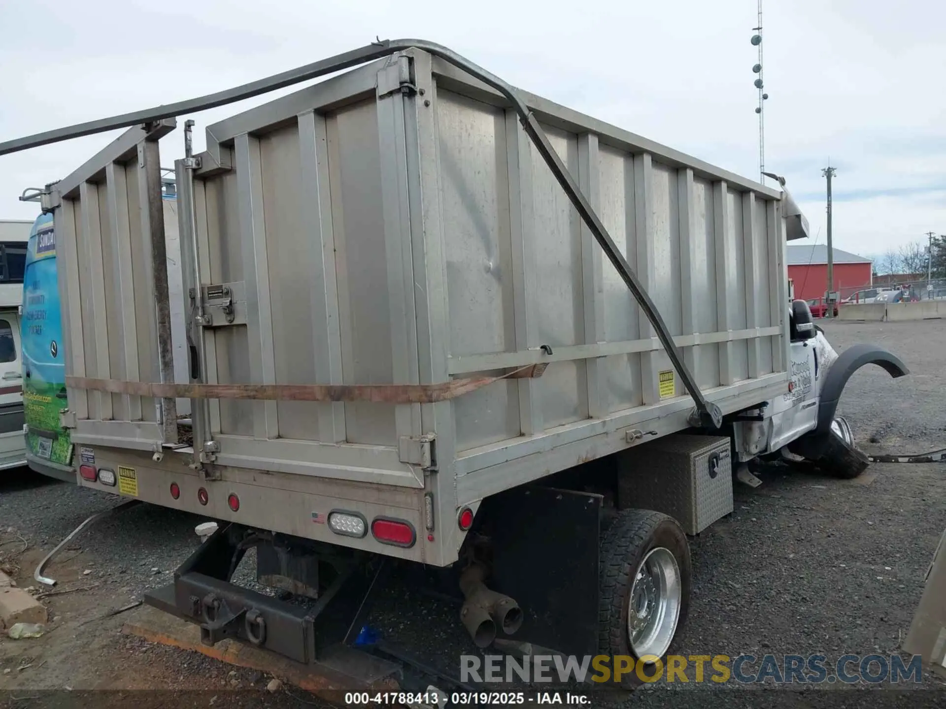 4 fotografías del automóvil dañado 1FDUF5HT3KEG87715 FORD F-550 CHASSIS 2019