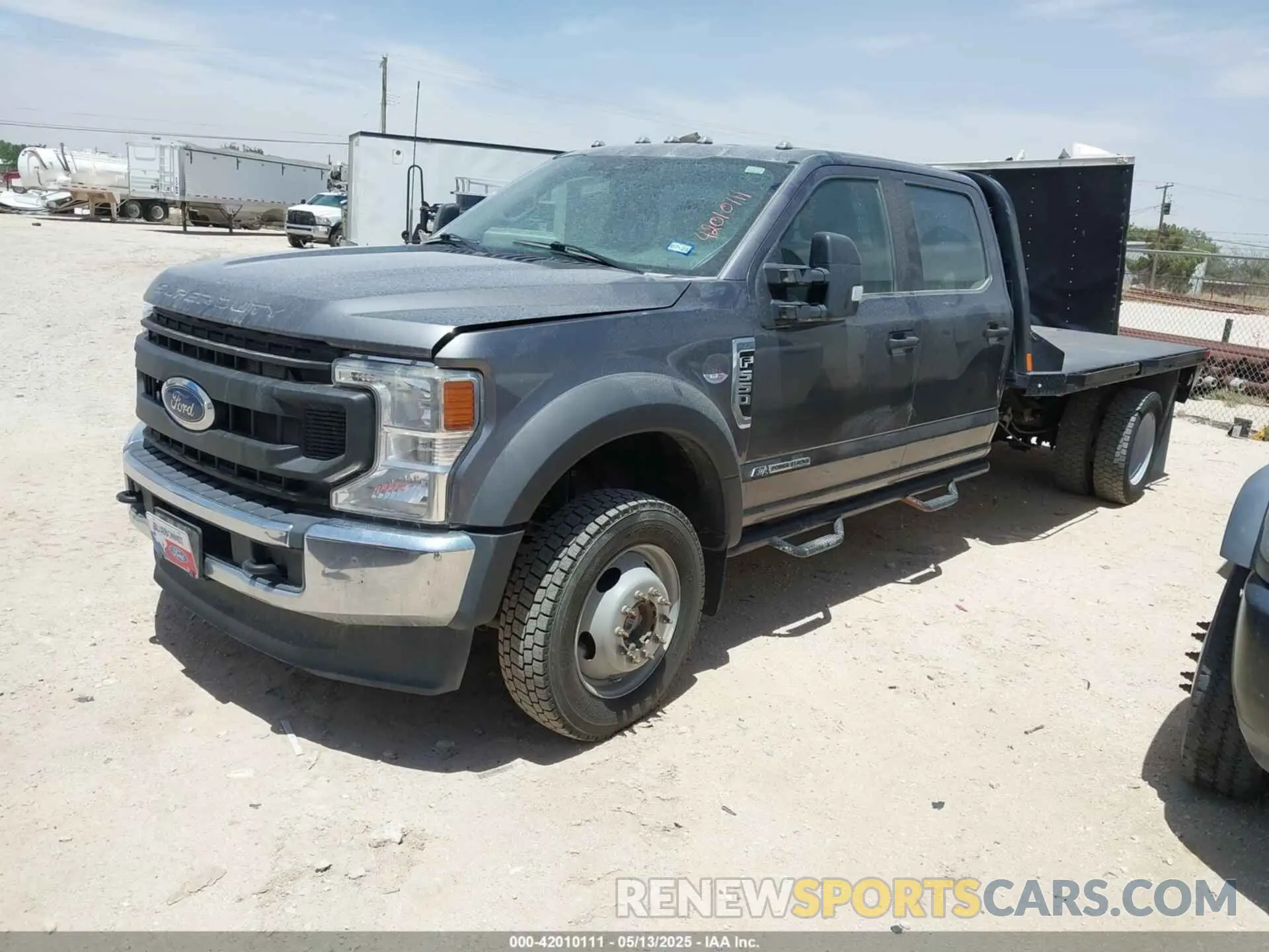 2 fotografías del automóvil dañado 1FD0W5HT9MED94404 FORD F-550 CHASSIS 2021