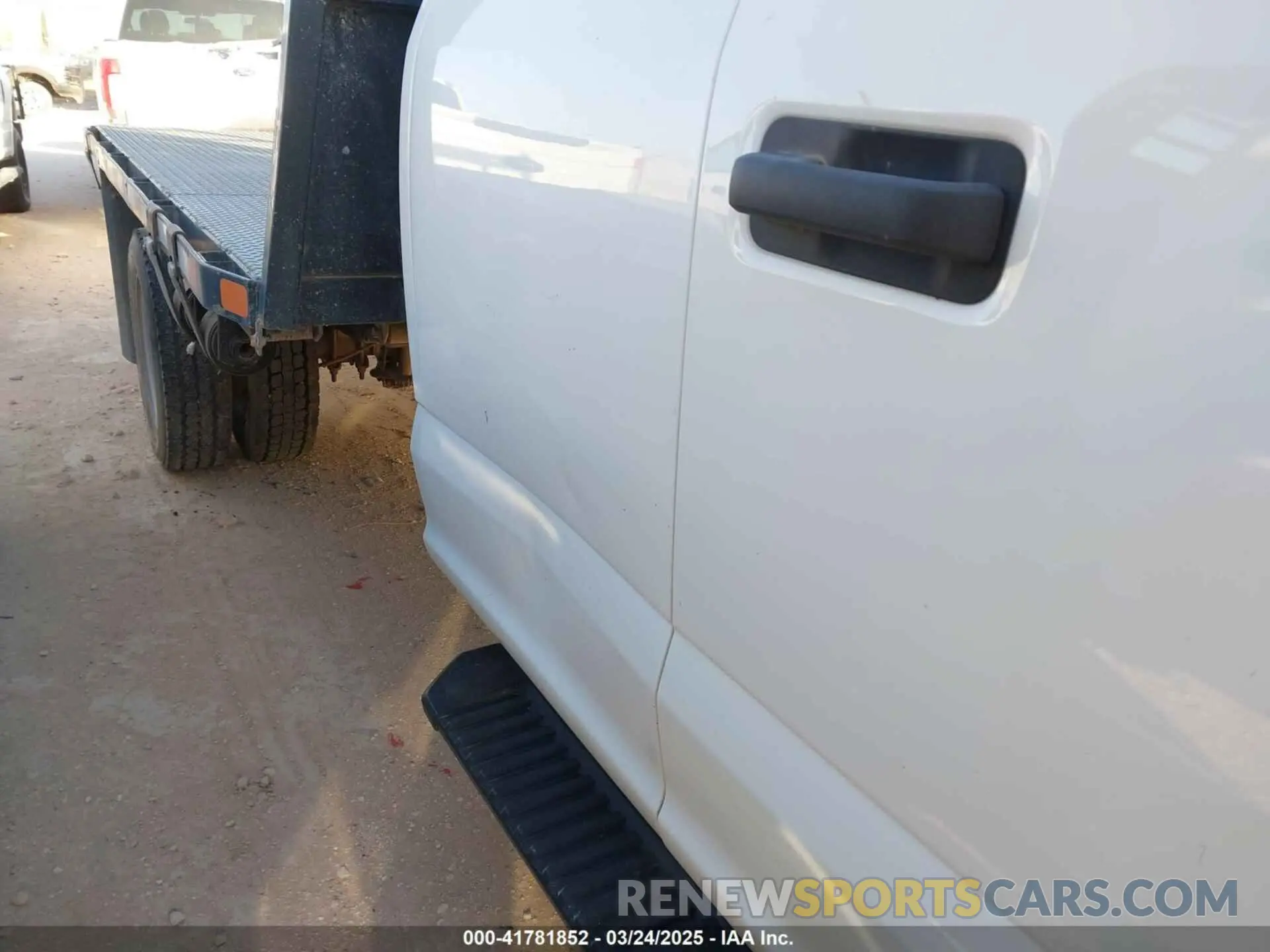 11 fotografías del automóvil dañado 1FD0X5HT4MED04735 FORD F-550 CHASSIS 2021