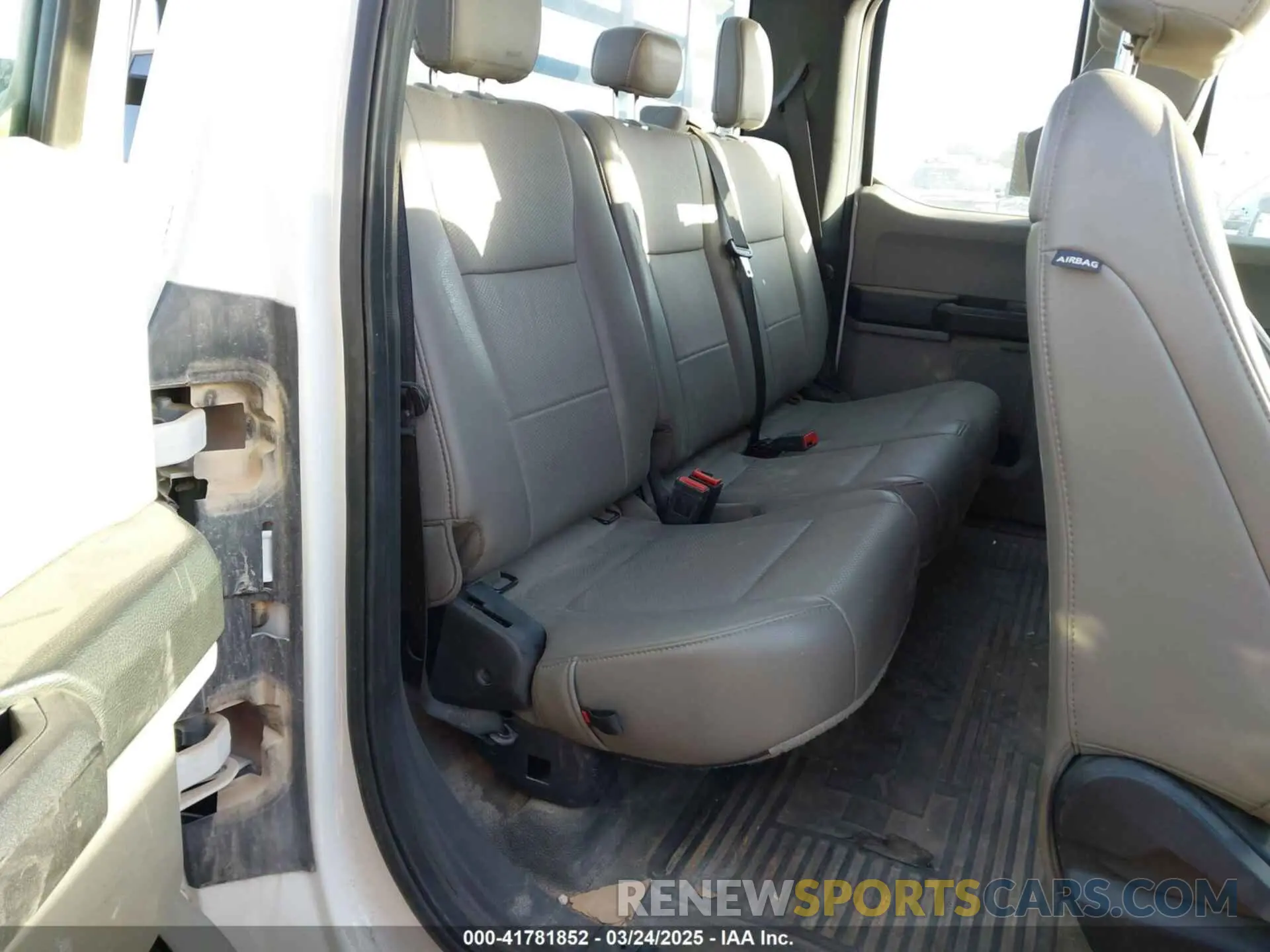 7 fotografías del automóvil dañado 1FD0X5HT4MED04735 FORD F-550 CHASSIS 2021