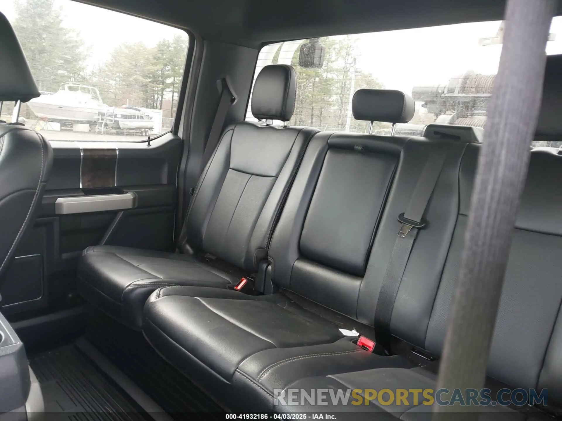 6 fotografías del automóvil dañado 1FD0W5HTXNEE95355 FORD F-550 CHASSIS 2022