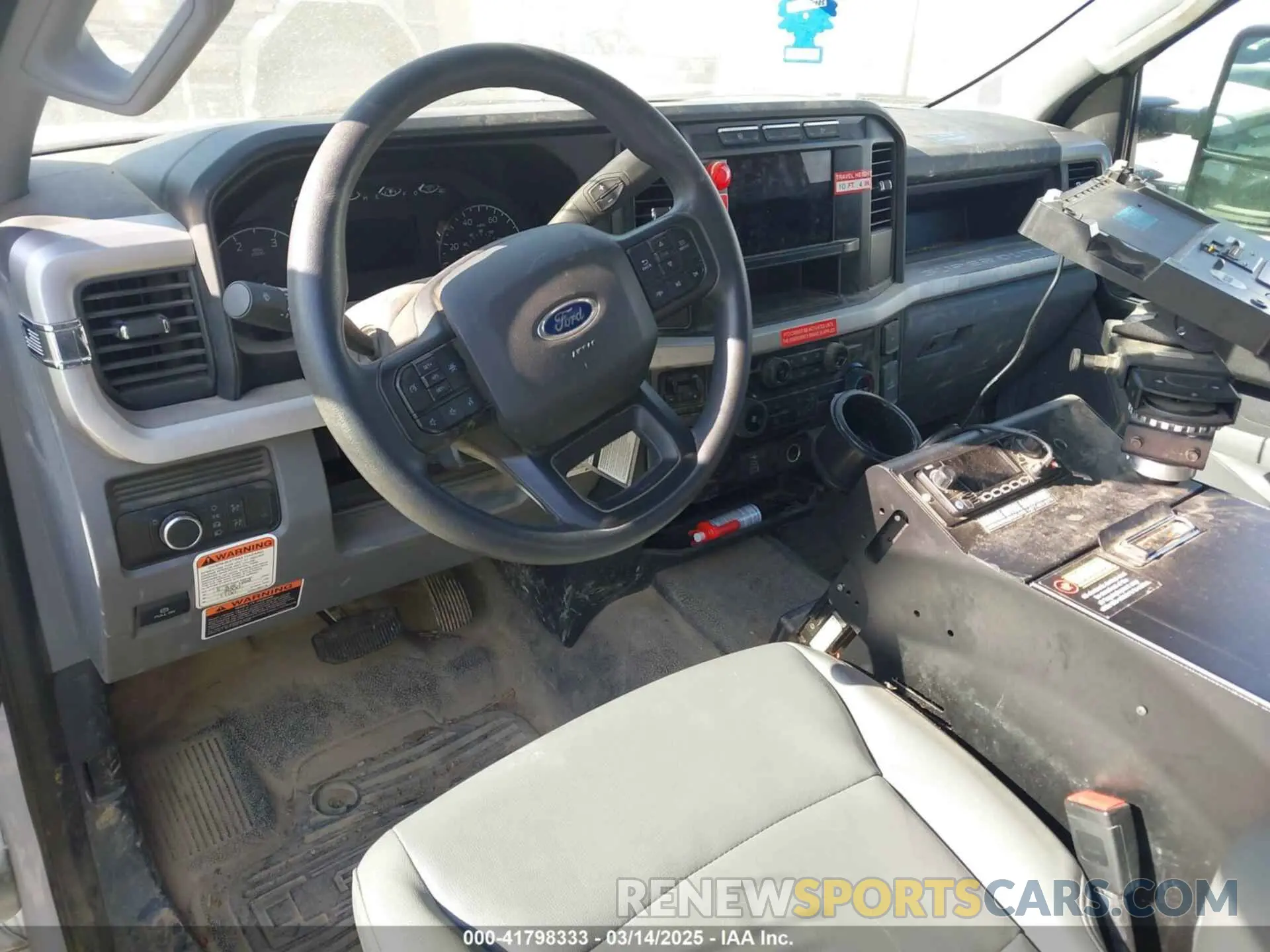 5 fotografías del automóvil dañado 1FD0X5HT2PEC35127 FORD F-550 CHASSIS 2023