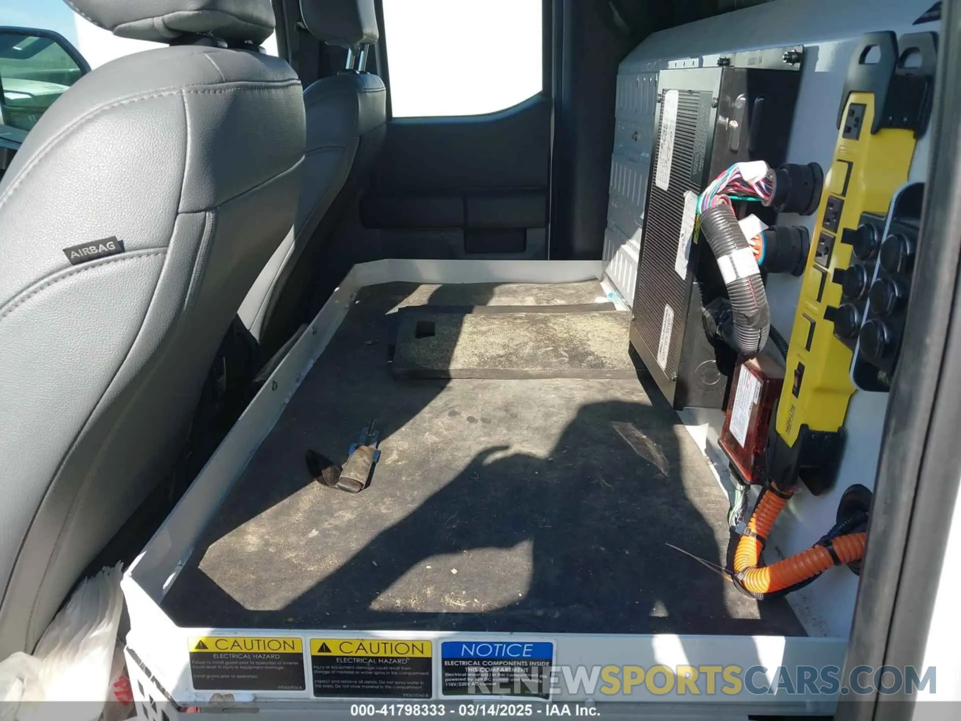 8 fotografías del automóvil dañado 1FD0X5HT2PEC35127 FORD F-550 CHASSIS 2023