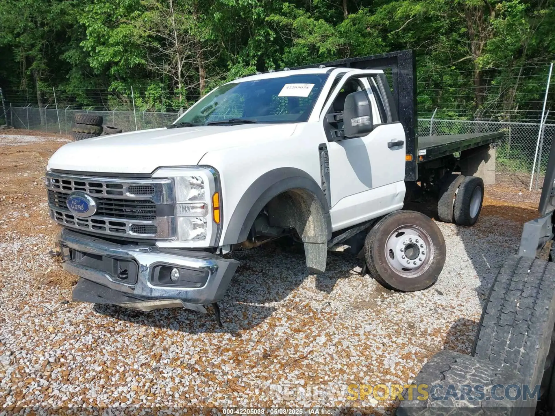 2 fotografías del automóvil dañado 1FDUF5GN8REE22091 FORD F-550 CHASSIS 2024