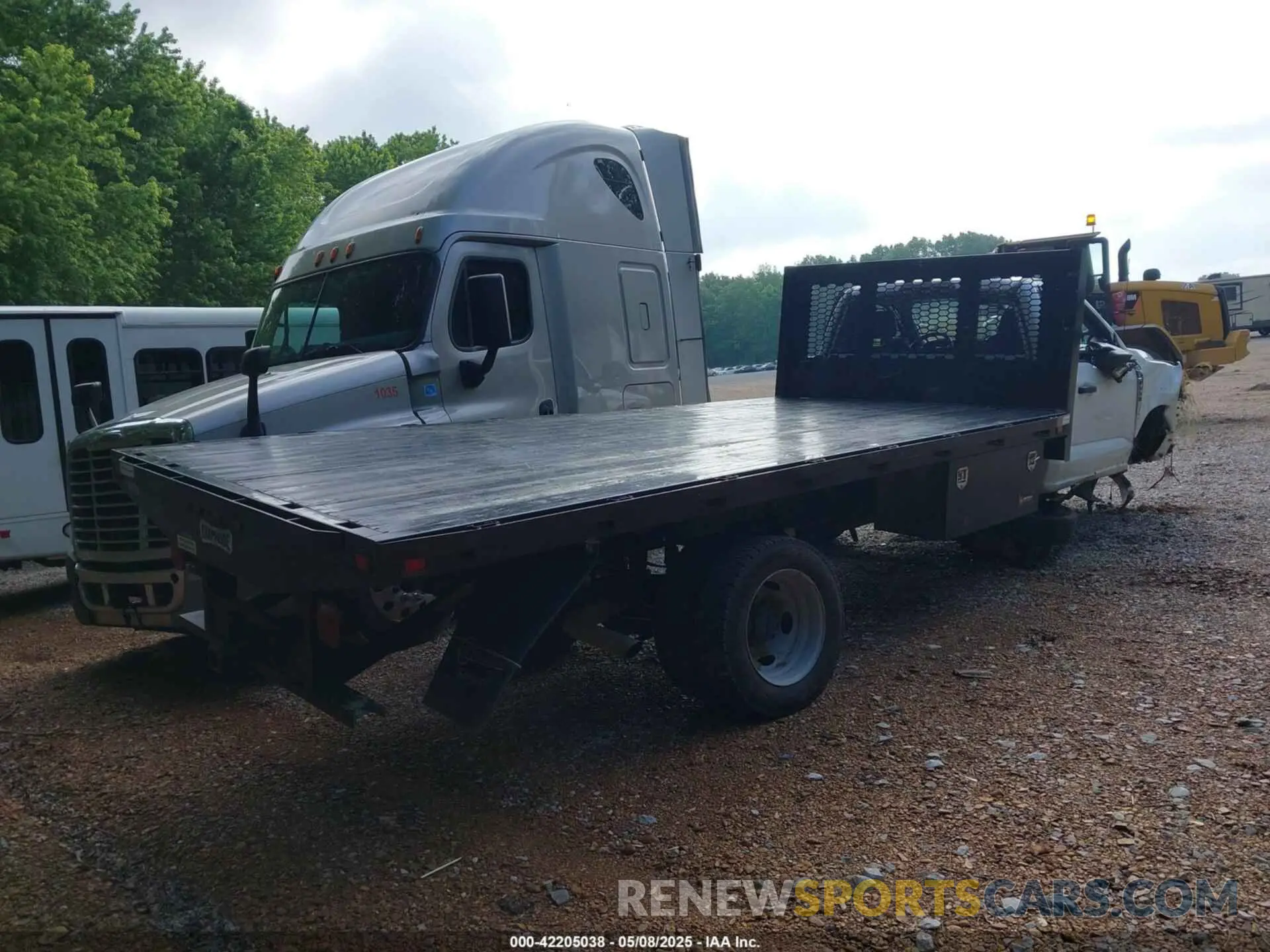 4 fotografías del automóvil dañado 1FDUF5GN8REE22091 FORD F-550 CHASSIS 2024
