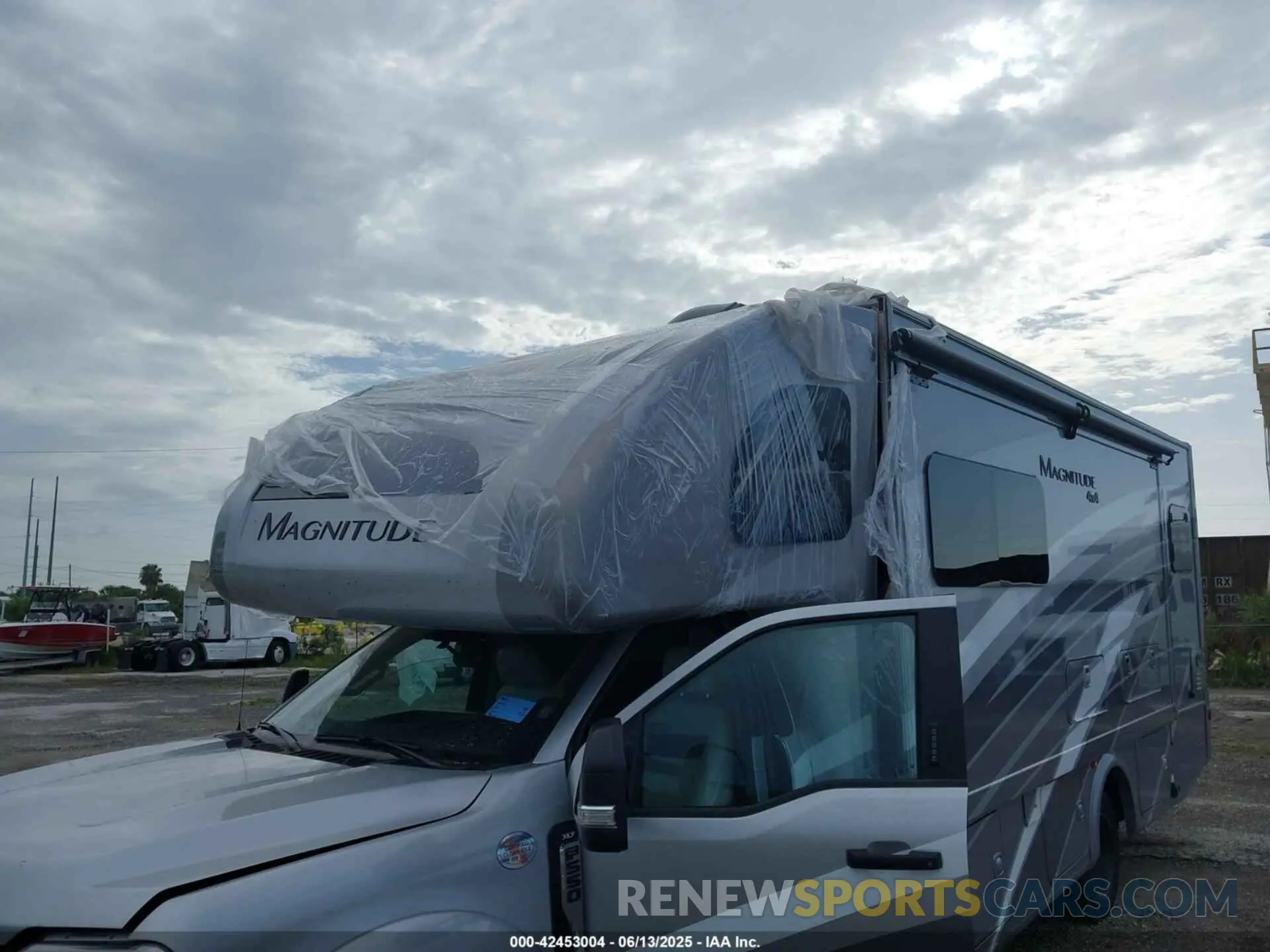 11 fotografías del automóvil dañado 1FDUF5HTXRDA00083 FORD F-550 CHASSIS 2024