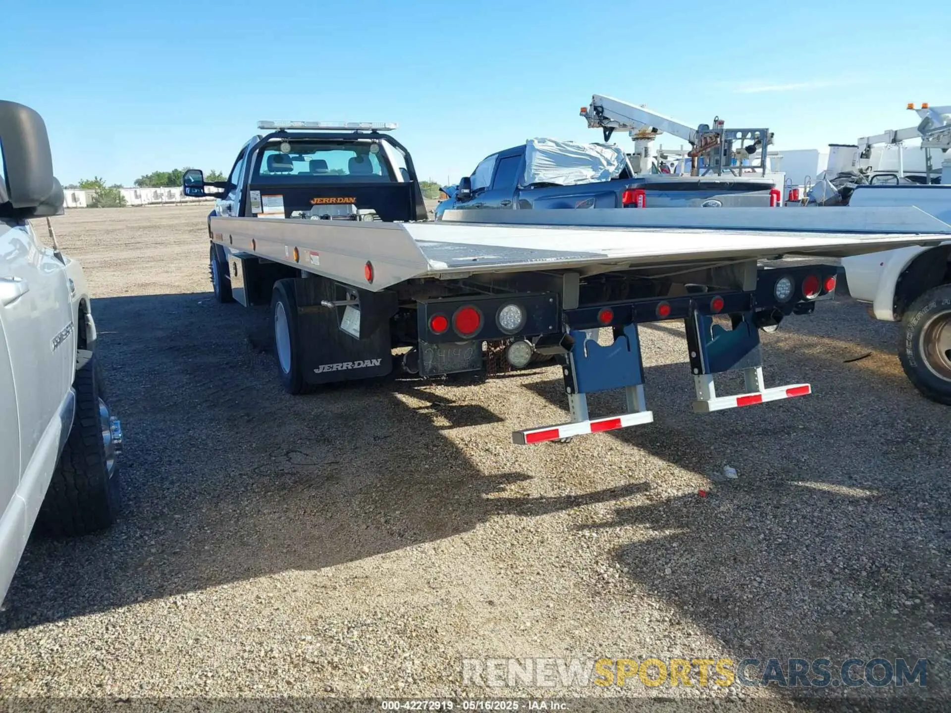 3 fotografías del automóvil dañado 1FDFF6KTXMDA14386 FORD F-600 CHASSIS 2021