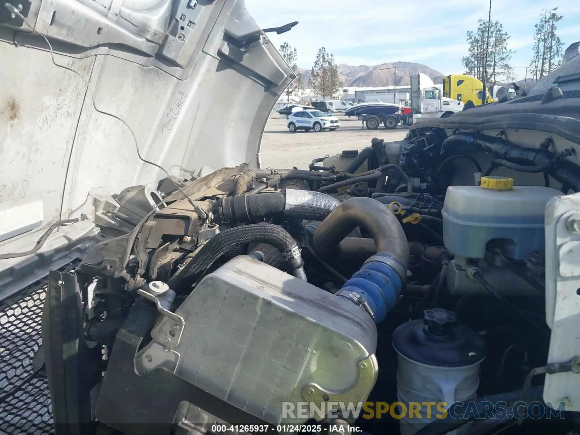 10 fotografías del automóvil dañado 1FDNF6DE7PDF08235 FORD F-650 DIESEL 2023