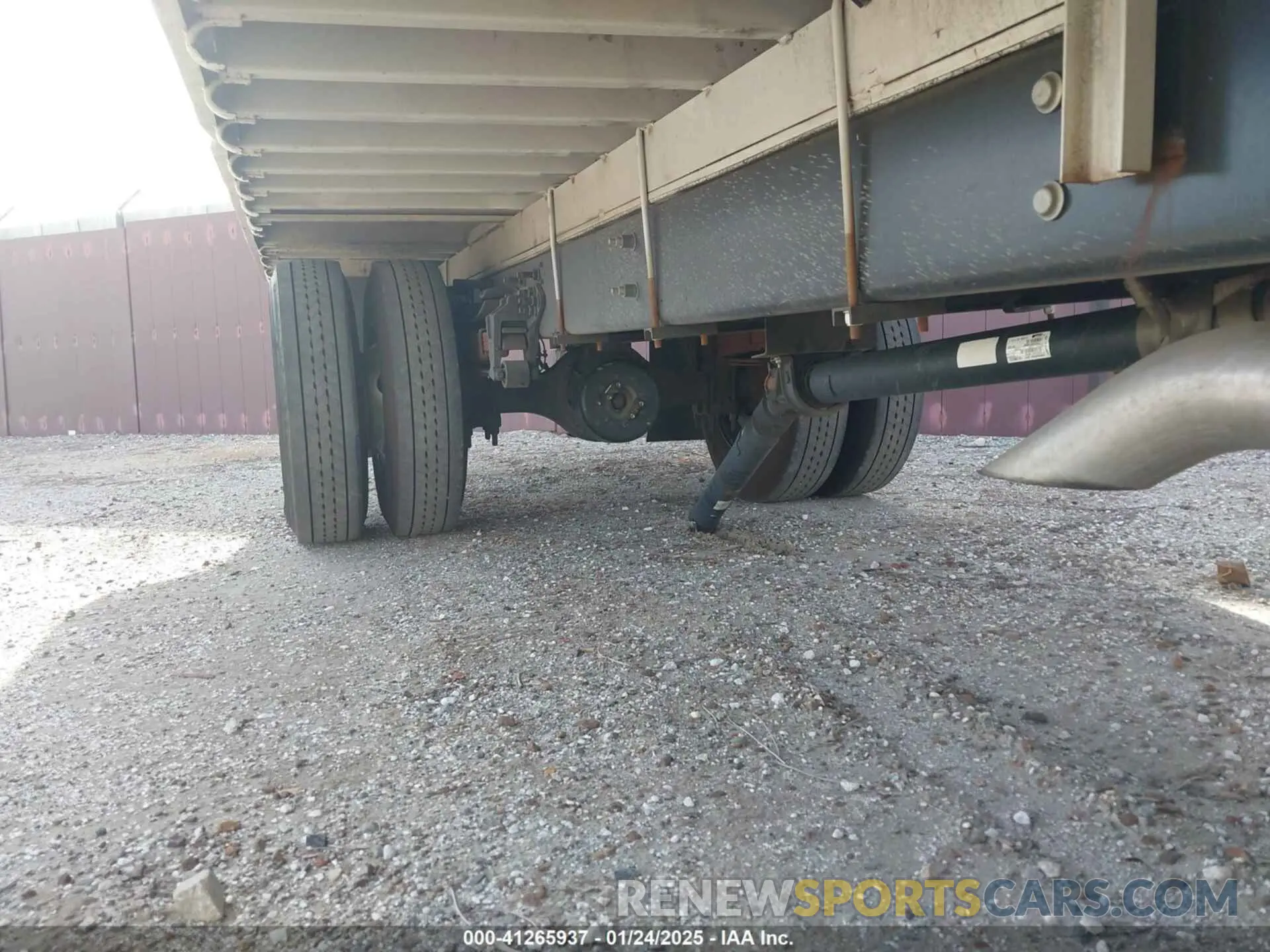 12 fotografías del automóvil dañado 1FDNF6DE7PDF08235 FORD F-650 DIESEL 2023