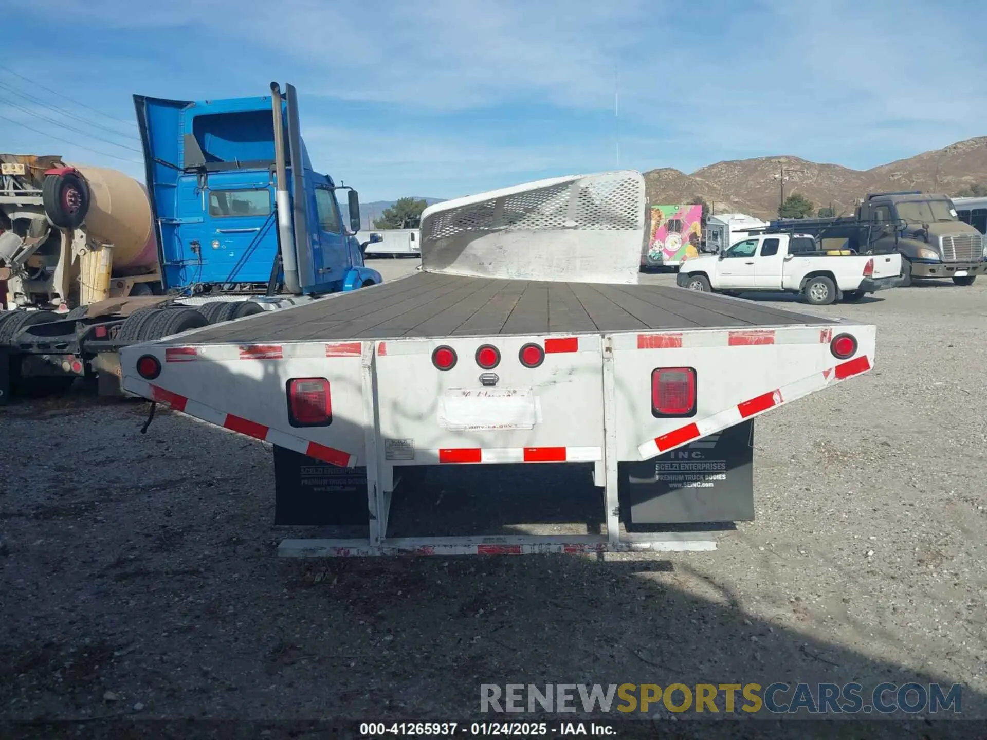 8 fotografías del automóvil dañado 1FDNF6DE7PDF08235 FORD F-650 DIESEL 2023