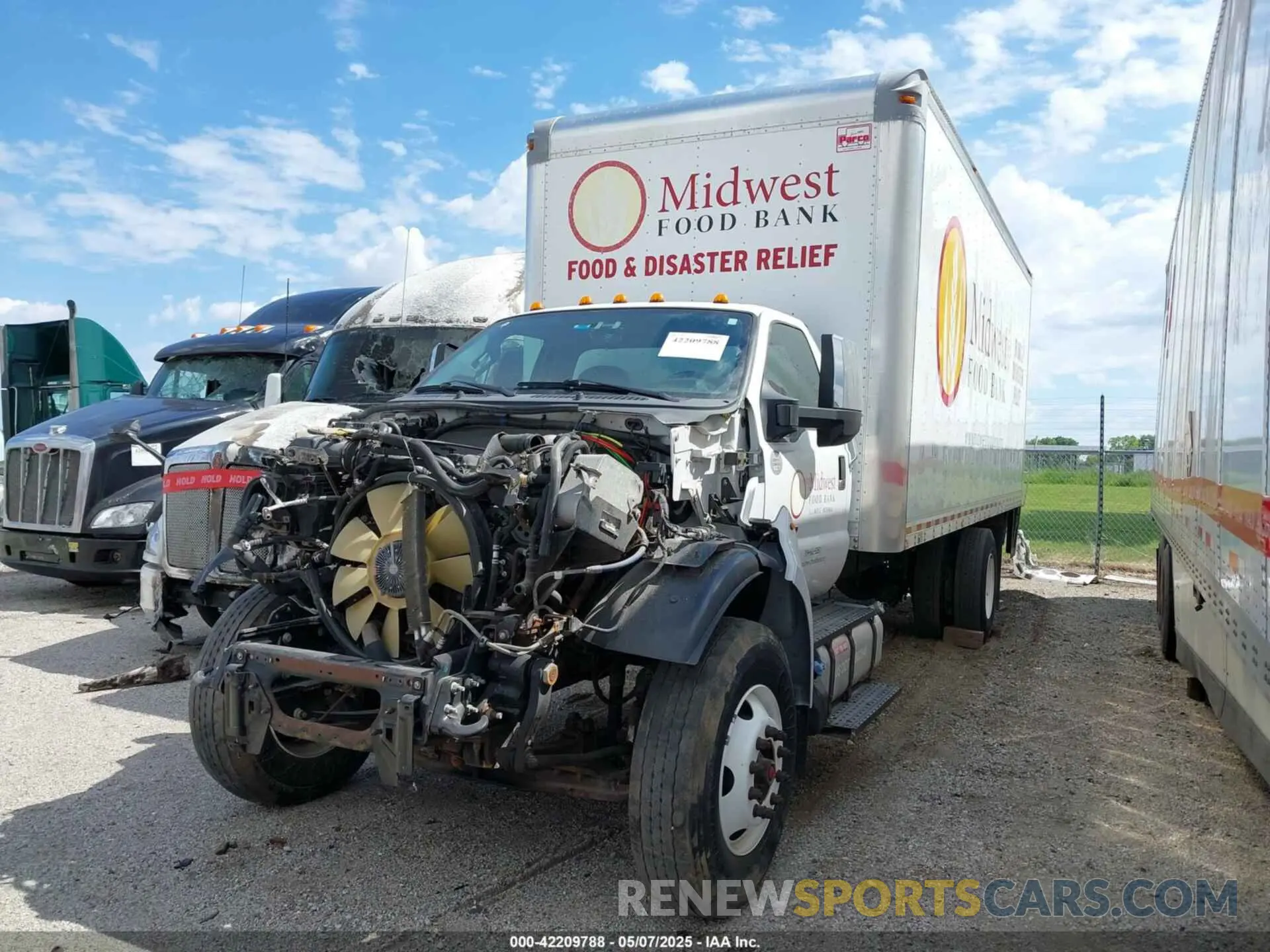 2 fotografías del automóvil dañado 1FDWF7DC2KDF10301 FORD F-750 DIESEL 2019