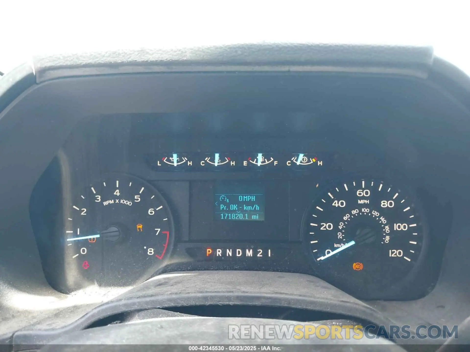 7 fotografías del automóvil dañado 1FTMF1CD1KKCO5739 FORD F15 2019