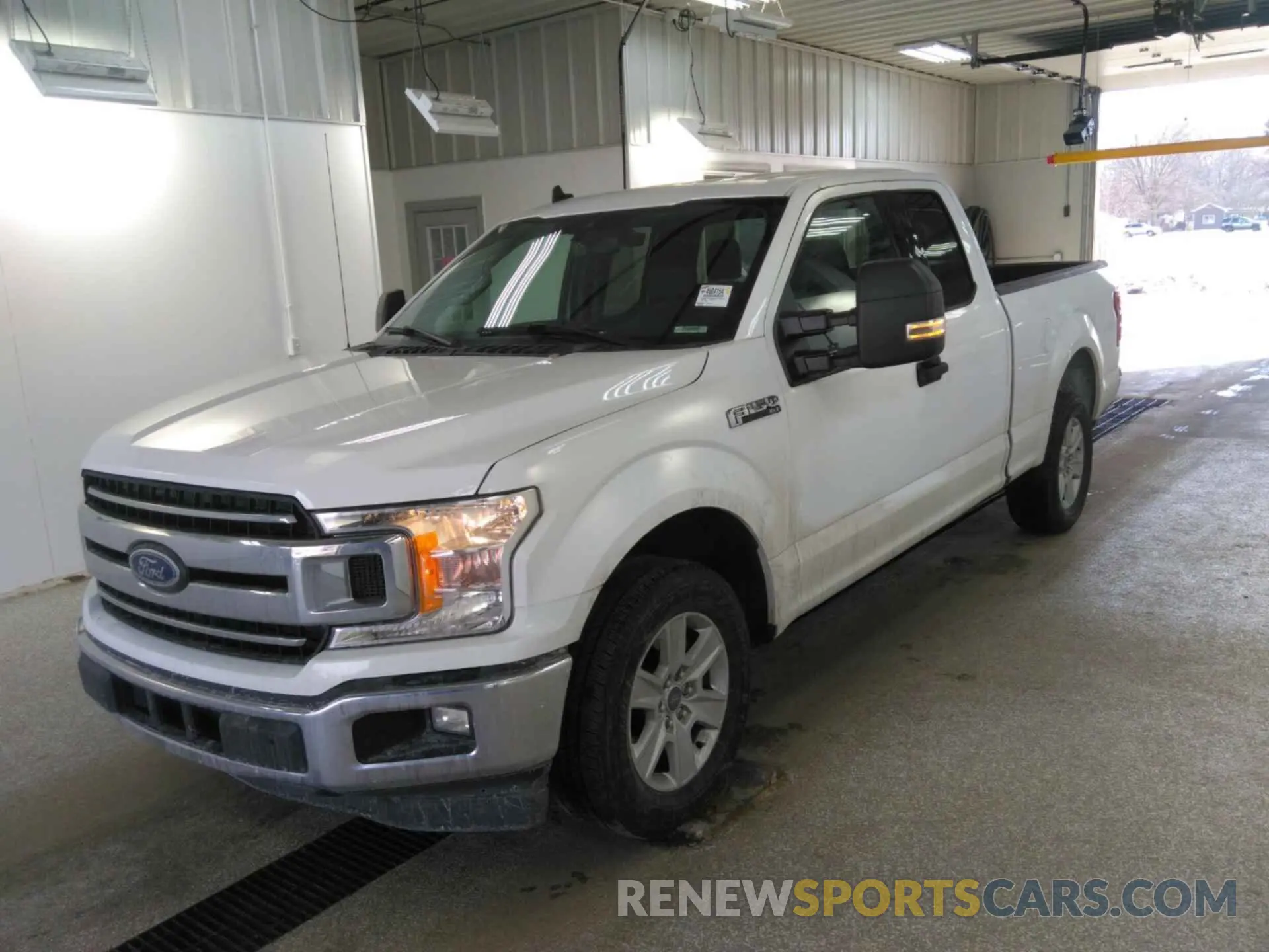 10 fotografías del automóvil dañado 1FTEX1C46KKE10542 FORD F150 2019