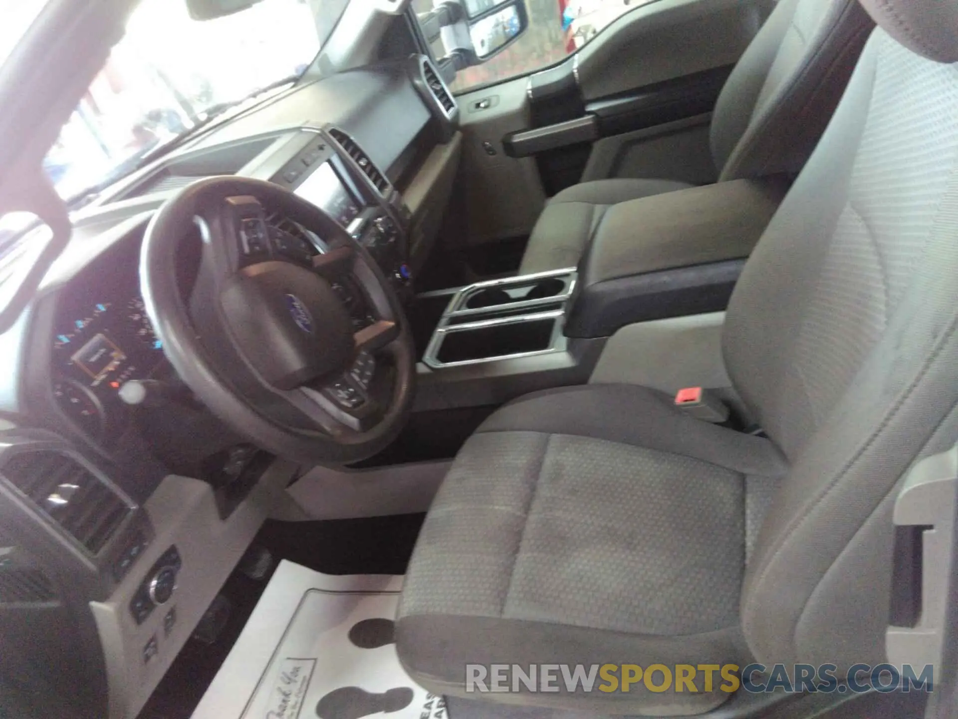 2 fotografías del automóvil dañado 1FTEX1C46KKE10542 FORD F150 2019