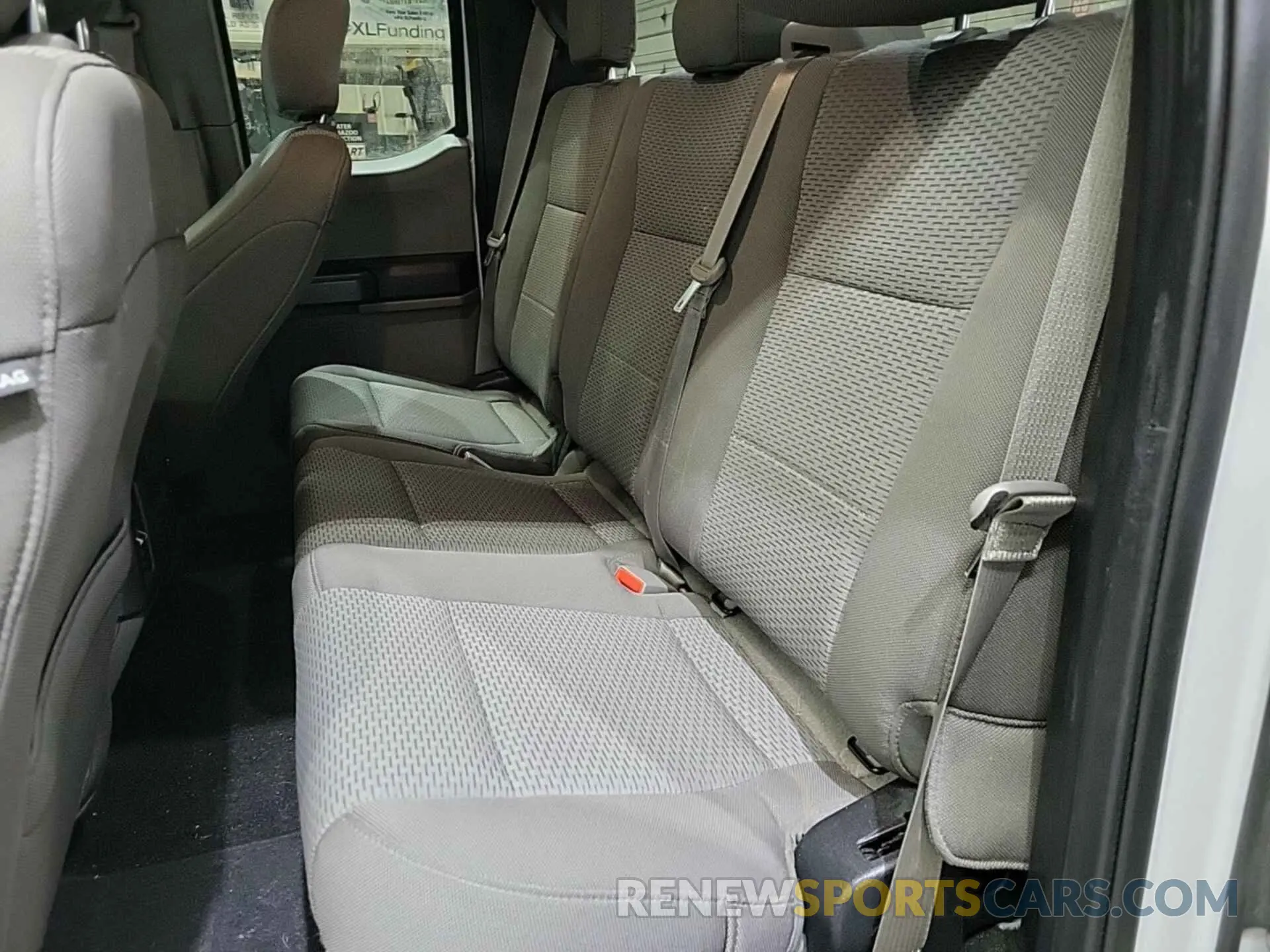 20 fotografías del automóvil dañado 1FTEX1C46KKE10542 FORD F150 2019
