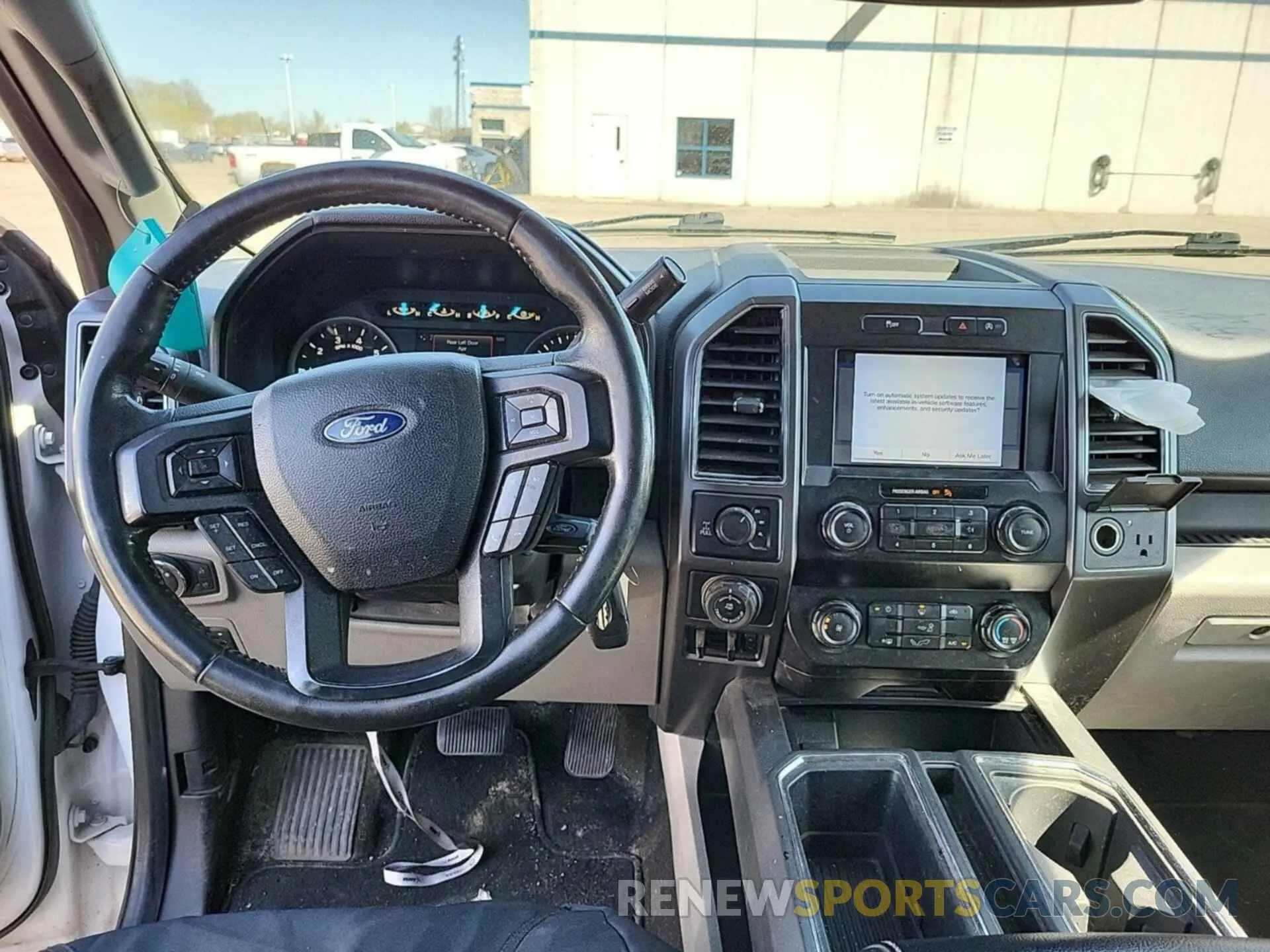 2 fotografías del automóvil dañado 1FTFX1E41KKC43699 FORD F150 2019
