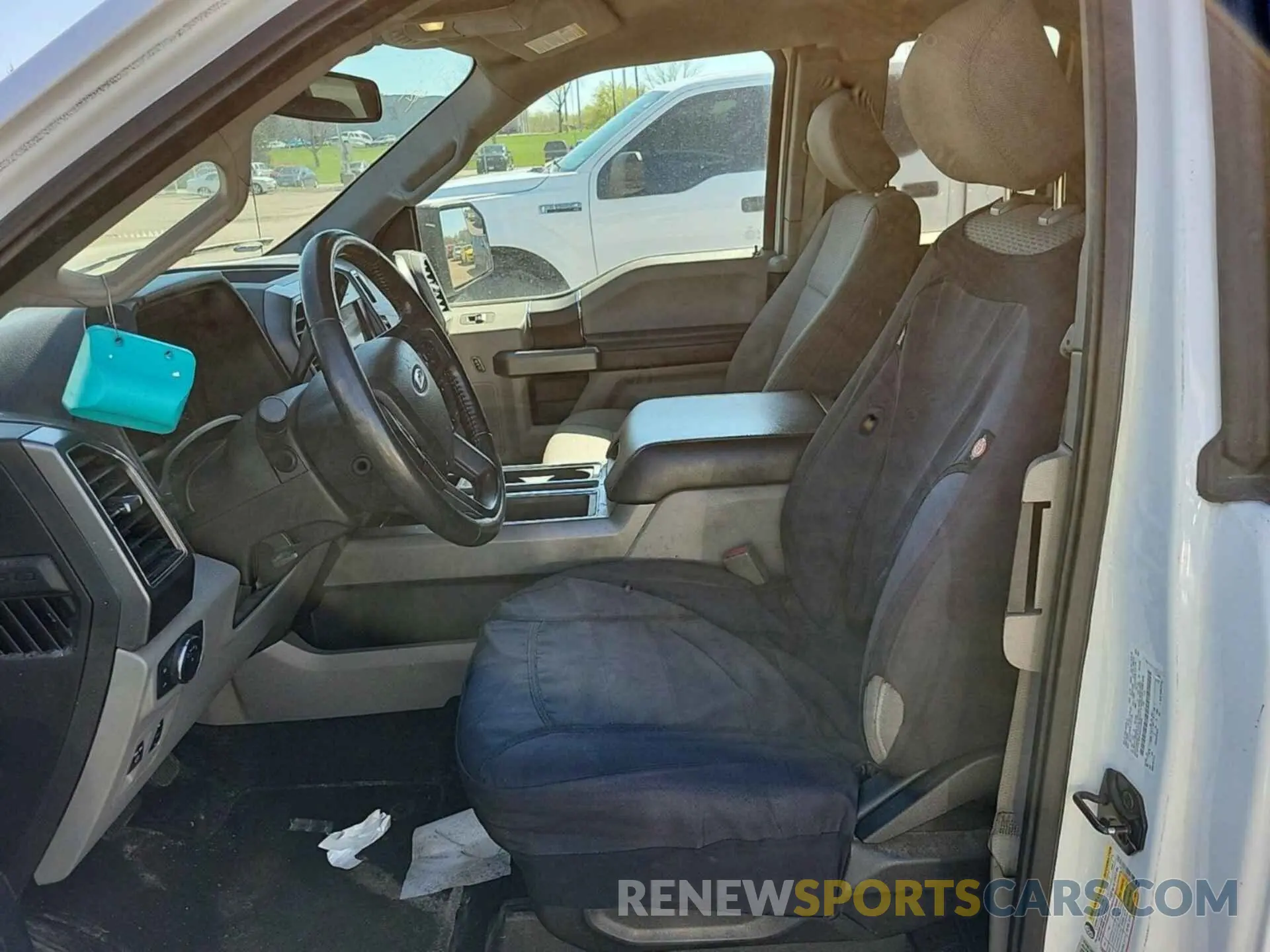 25 fotografías del automóvil dañado 1FTFX1E41KKC43699 FORD F150 2019