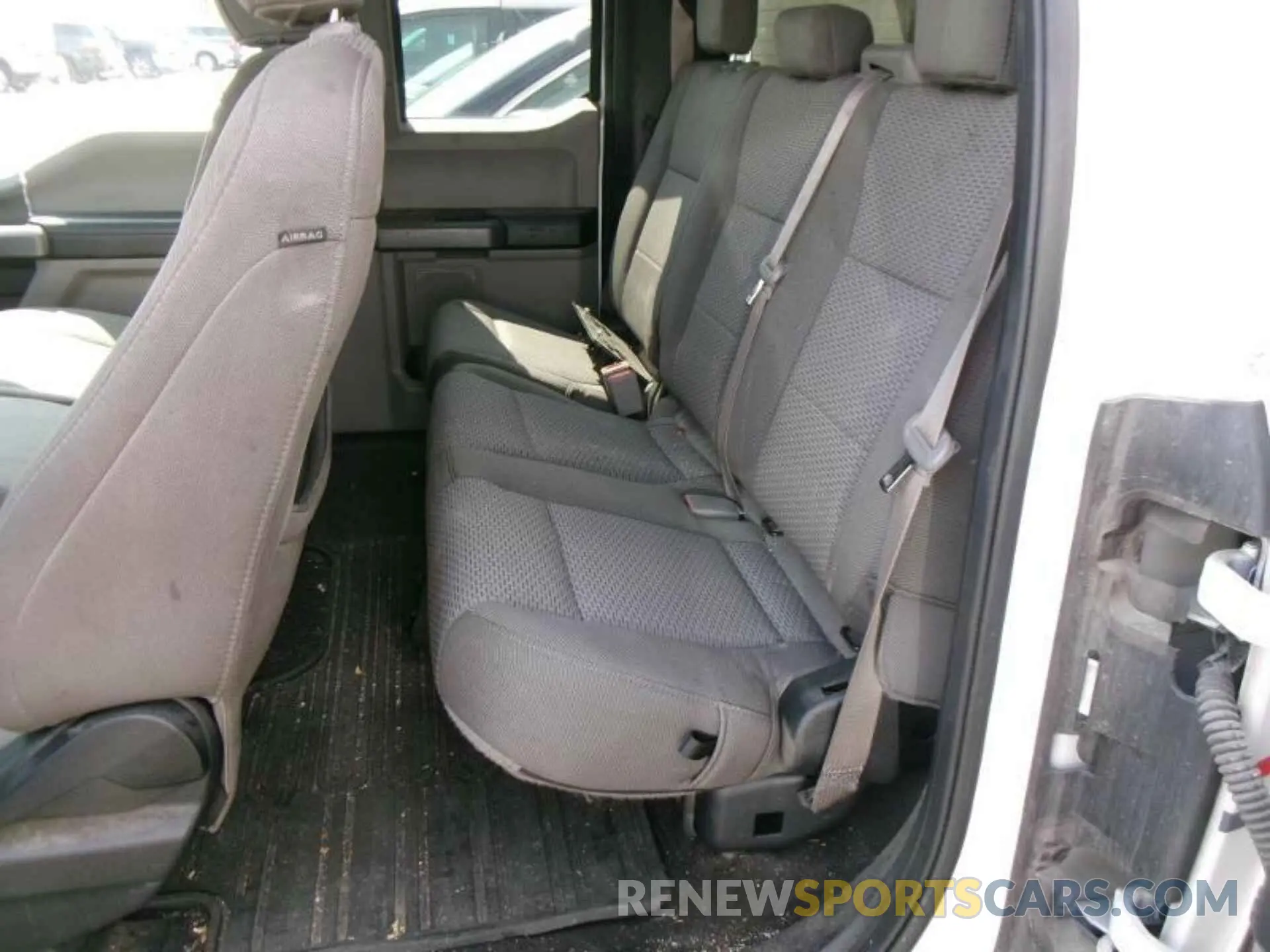 9 fotografías del automóvil dañado 1FTFX1E46KKC65620 FORD F150 2019