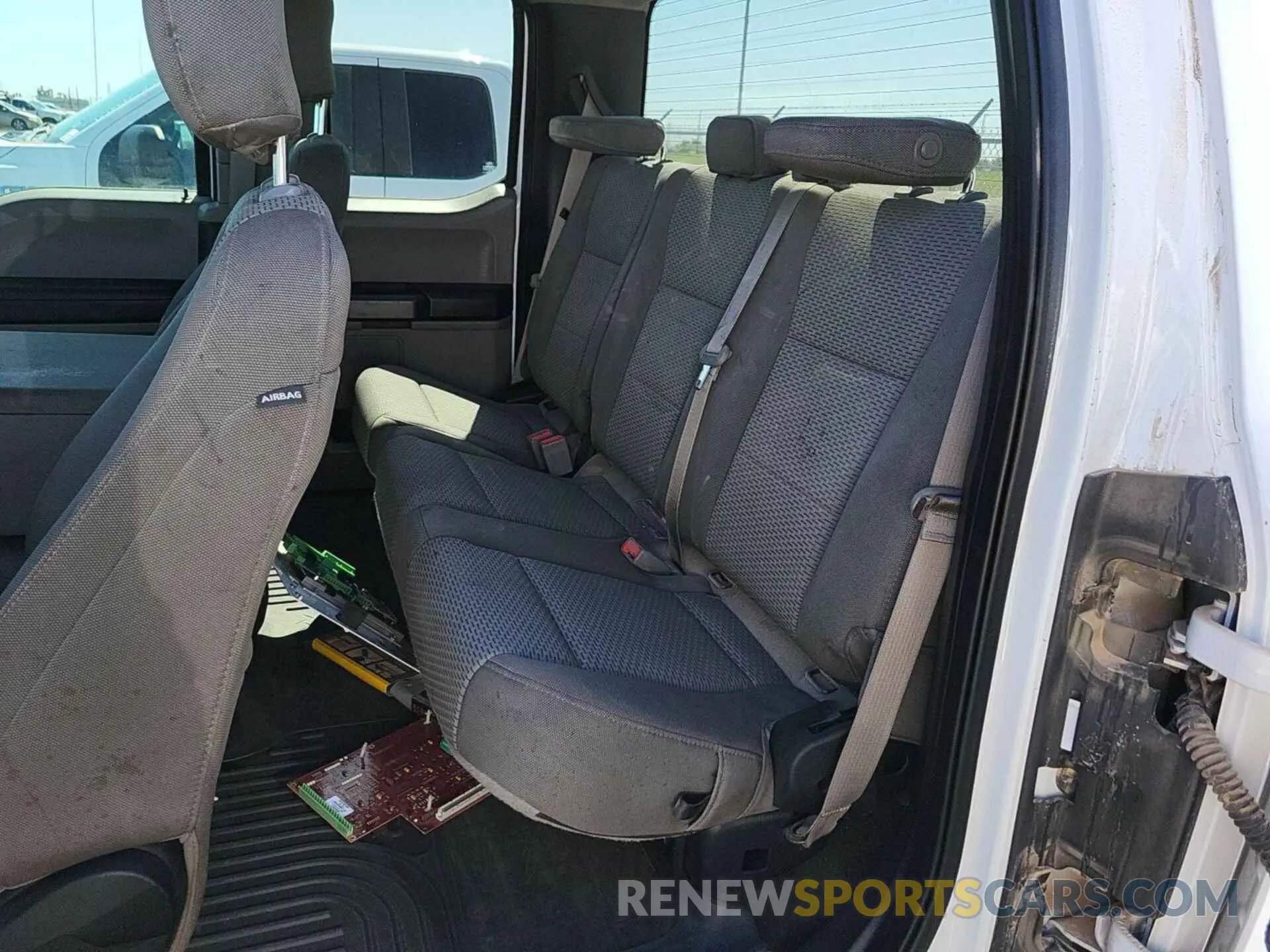 8 fotografías del automóvil dañado 1FTFX1E53KKD52626 FORD F150 2019