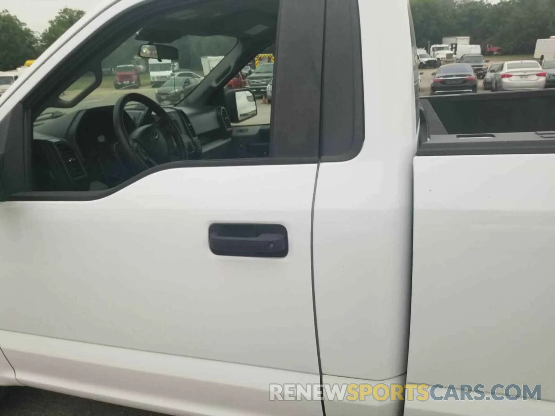 8 fotografías del automóvil dañado 1FTMF1C59KKD85160 FORD F150 2019