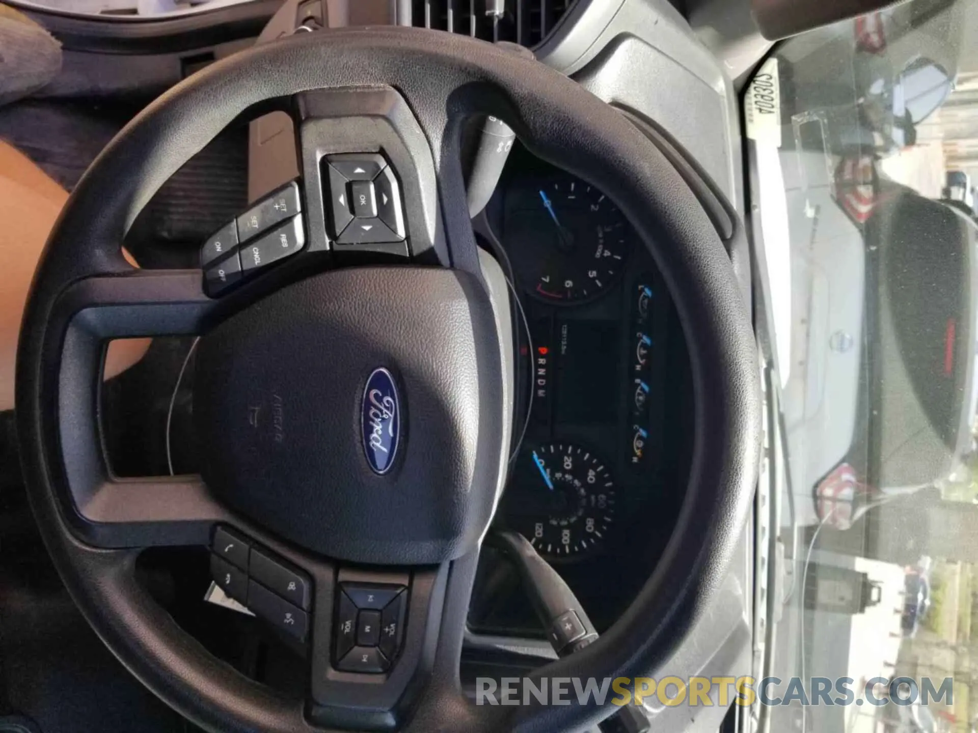 9 fotografías del automóvil dañado 1FTMF1C59KKD85160 FORD F150 2019