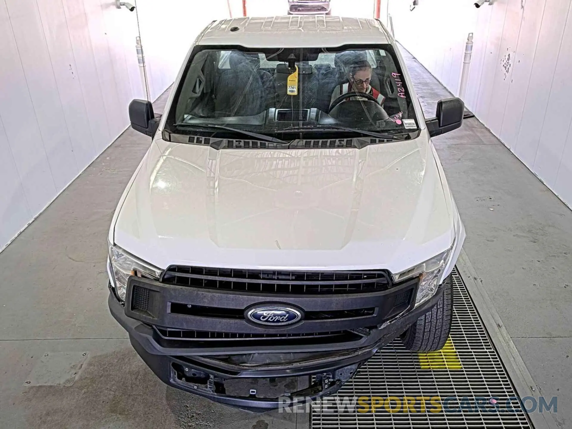 16 fotografías del automóvil dañado 1FTMF1CB3KKC98828 FORD F150 2019