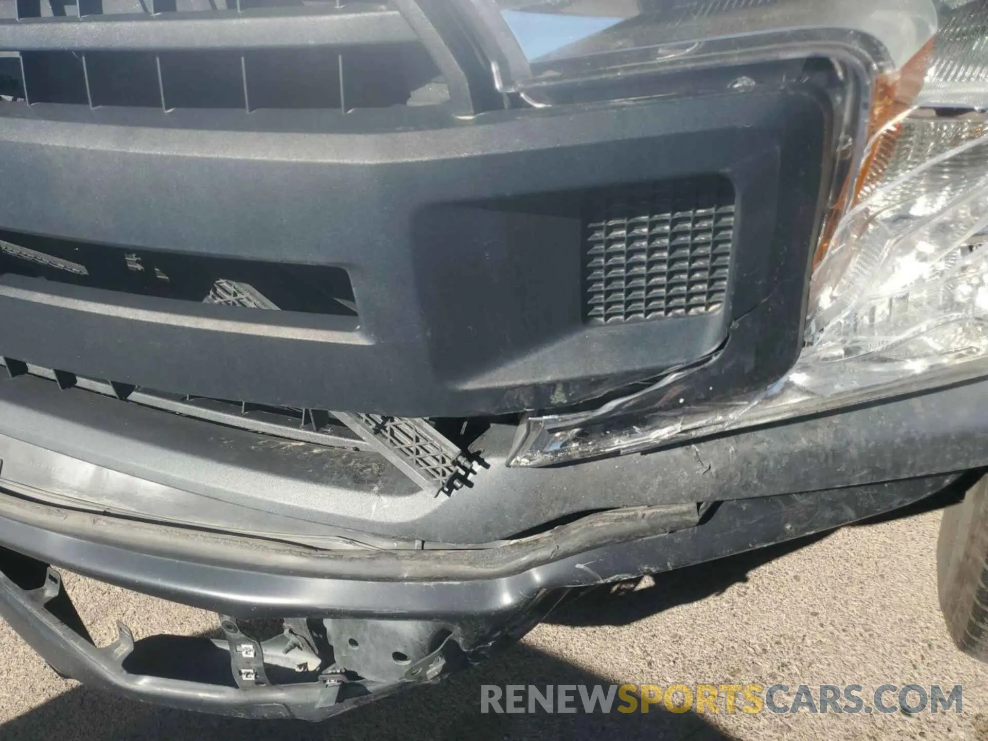 24 fotografías del automóvil dañado 1FTMF1CB3KKC98828 FORD F150 2019