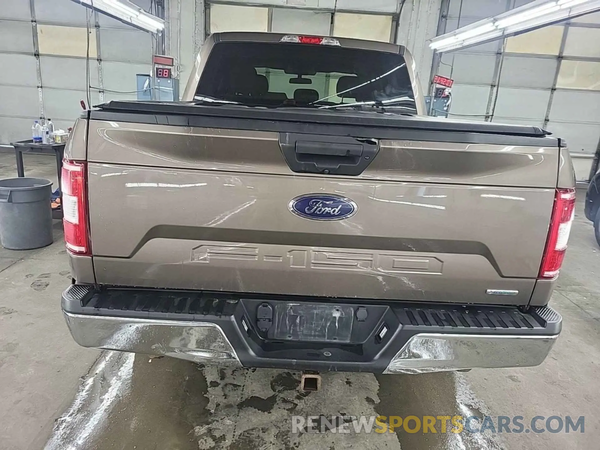 18 fotografías del automóvil dañado 1FTEW1EP3LKD10572 FORD F150 2020