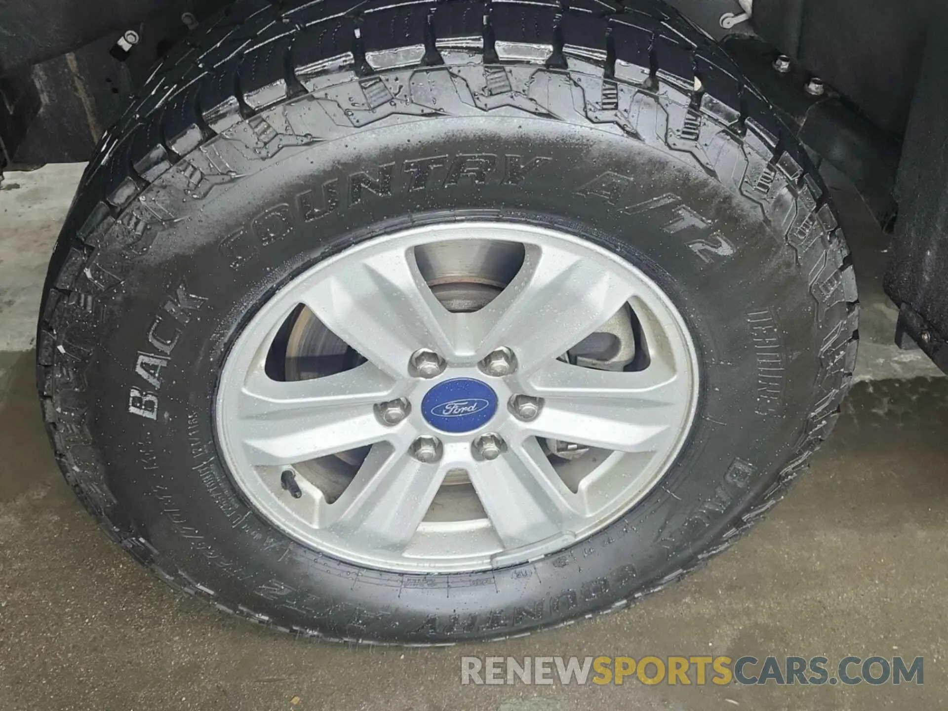 38 fotografías del automóvil dañado 1FTEW1EP3LKD10572 FORD F150 2020