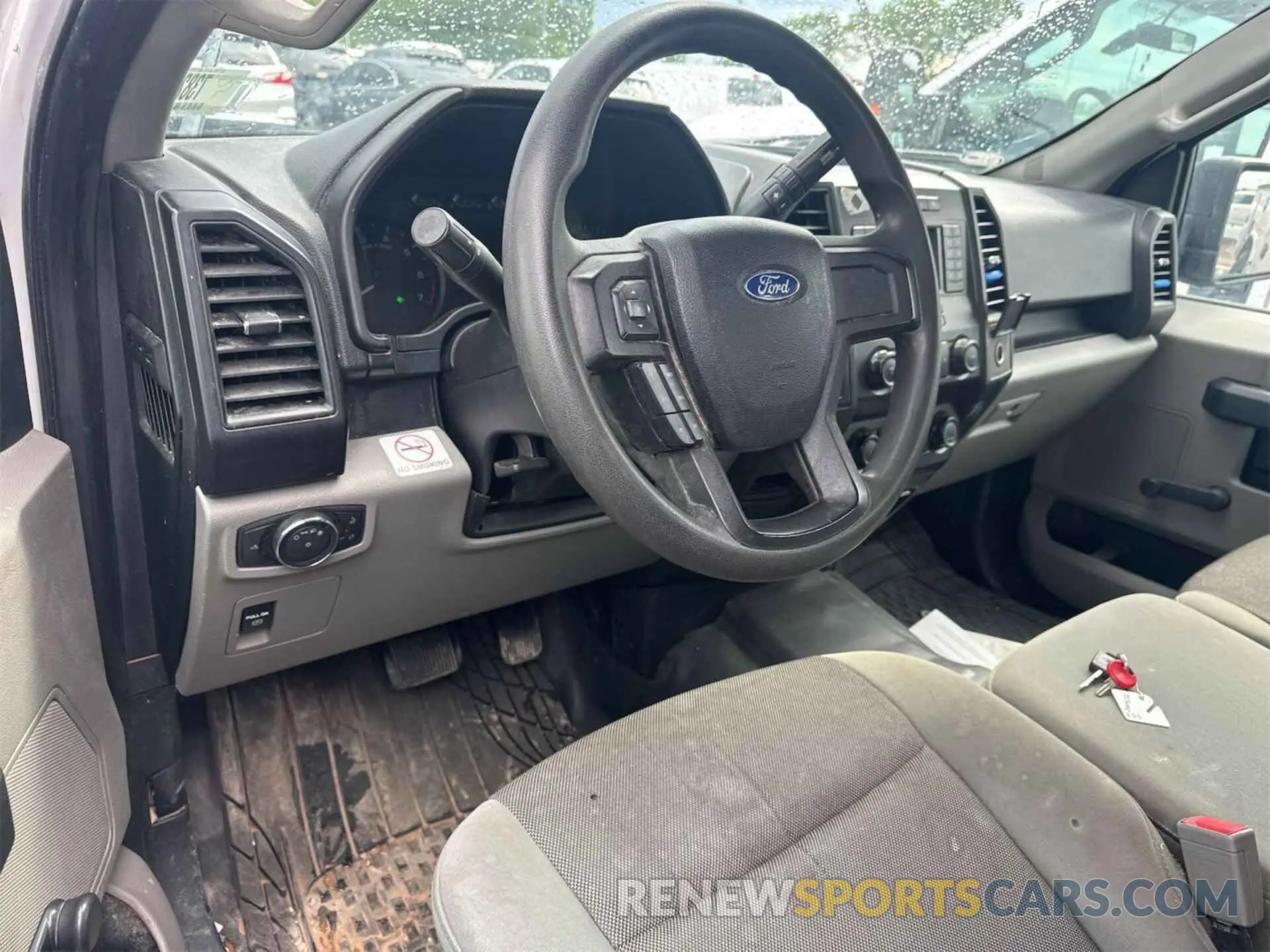 2 fotografías del automóvil dañado 1FTEX1C51LKD82918 FORD F150 2020
