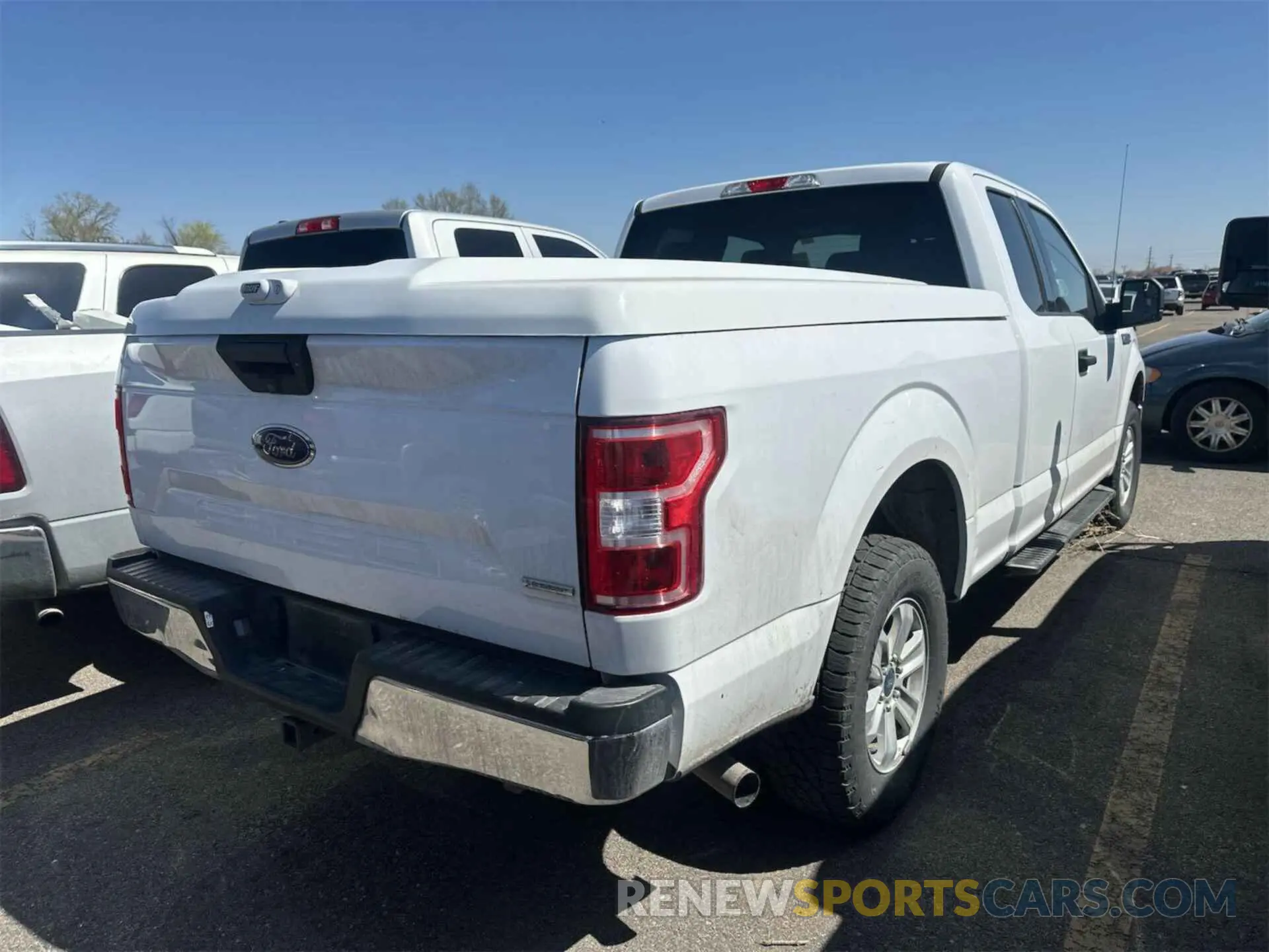 8 fotografías del automóvil dañado 1FTFX1E42LKD57437 FORD F150 2020