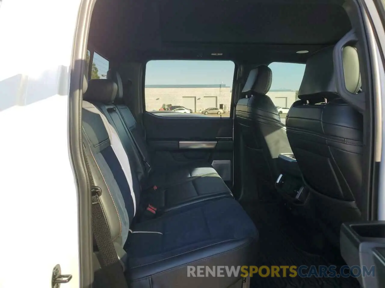 10 fotografías del automóvil dañado 1FTFW1RG4NFB63687 FORD F150 2022