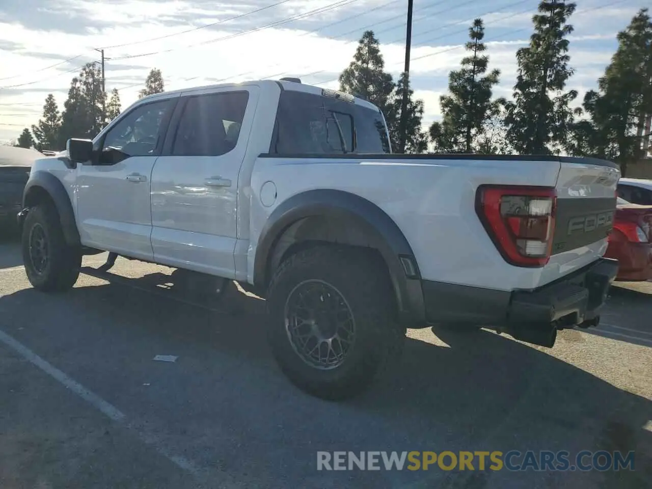 2 fotografías del automóvil dañado 1FTFW1RG4NFB63687 FORD F150 2022