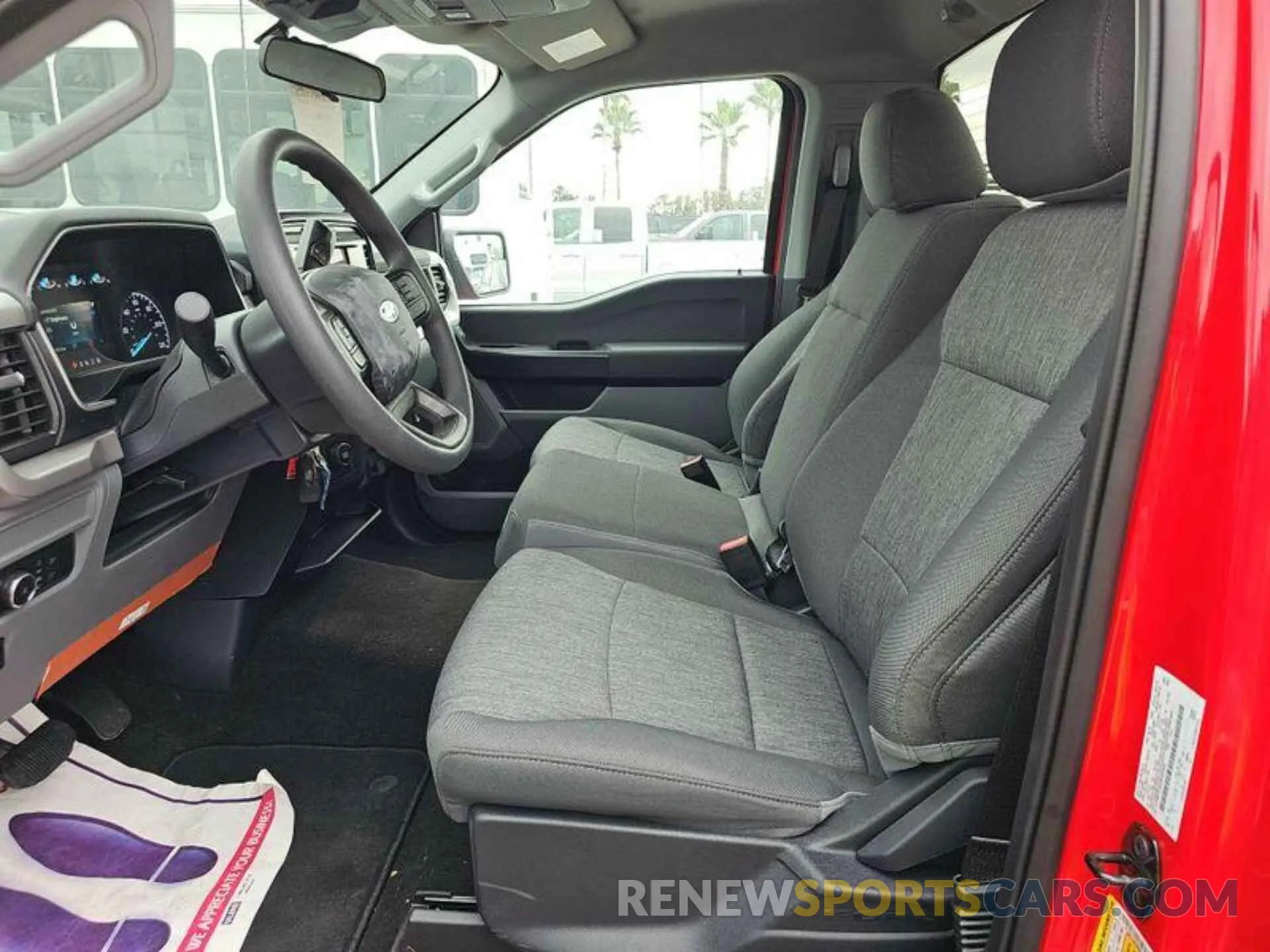 2 fotografías del automóvil dañado 1FTMF1CB4NKE06622 FORD F150 2022