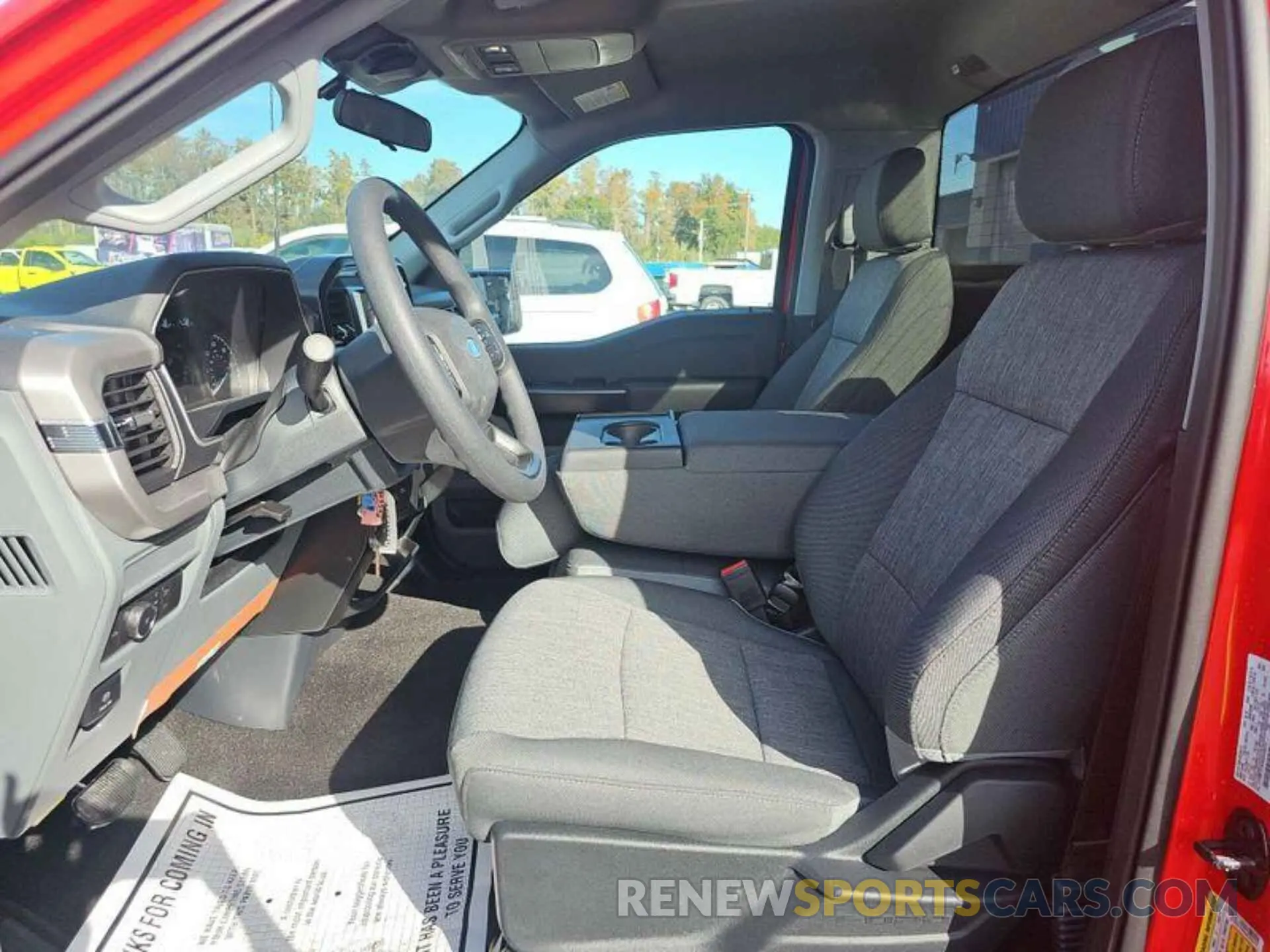10 fotografías del automóvil dañado 1FTMF1CB5NKE05415 FORD F150 2022